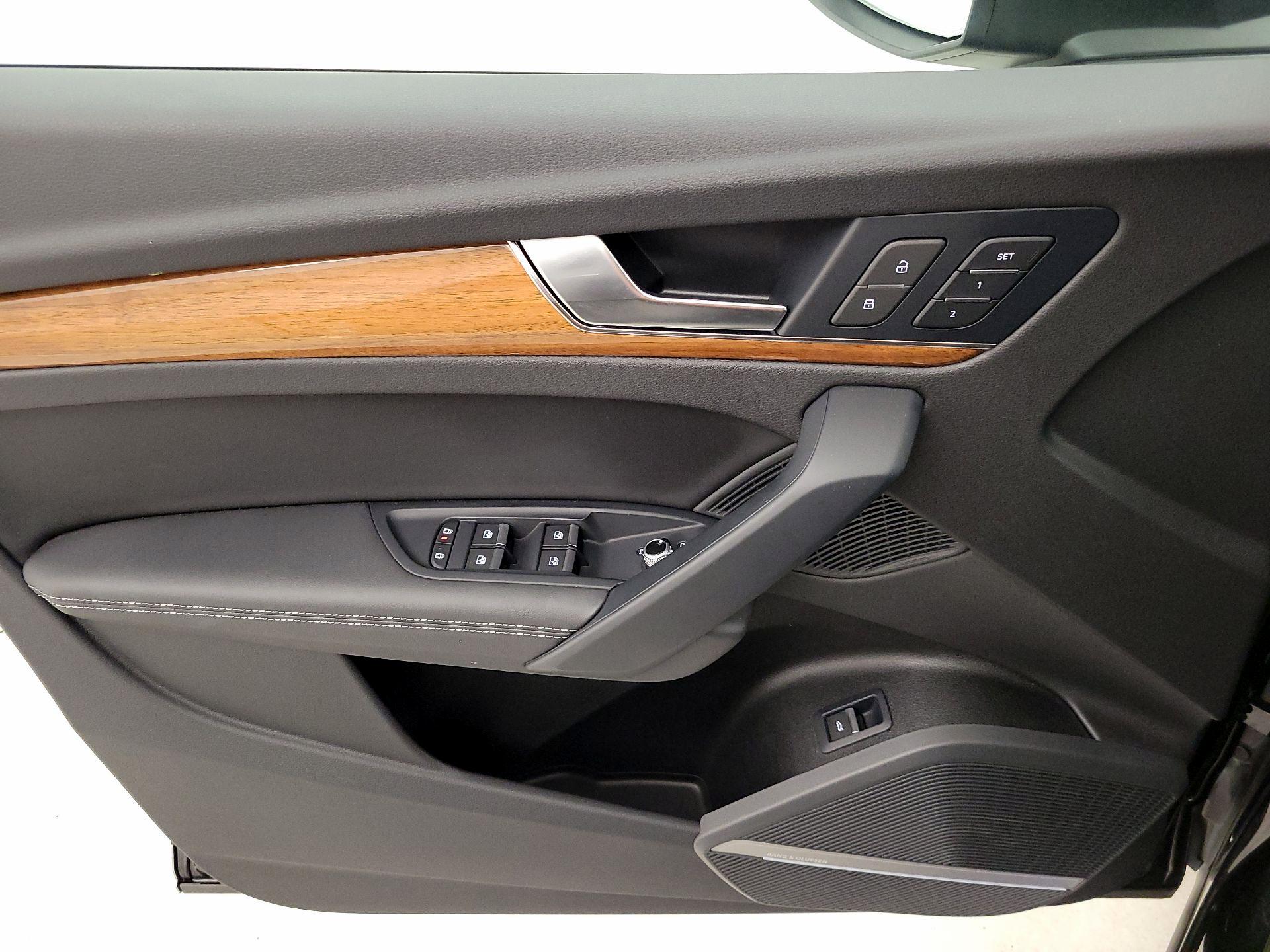 Thumbnail: 2023 Audi Q5 - 12