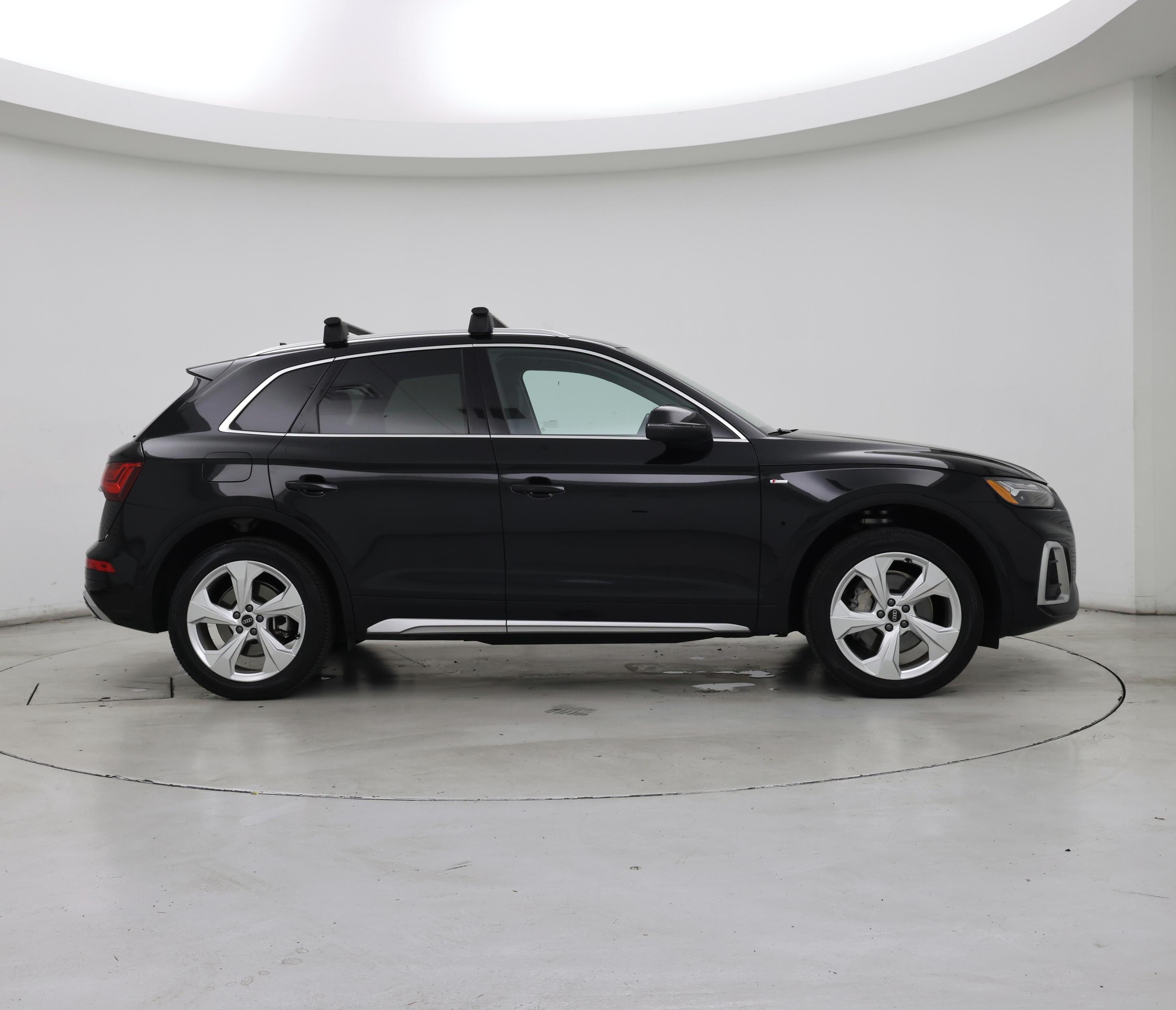 Thumbnail: 2023 Audi Q5 - 7