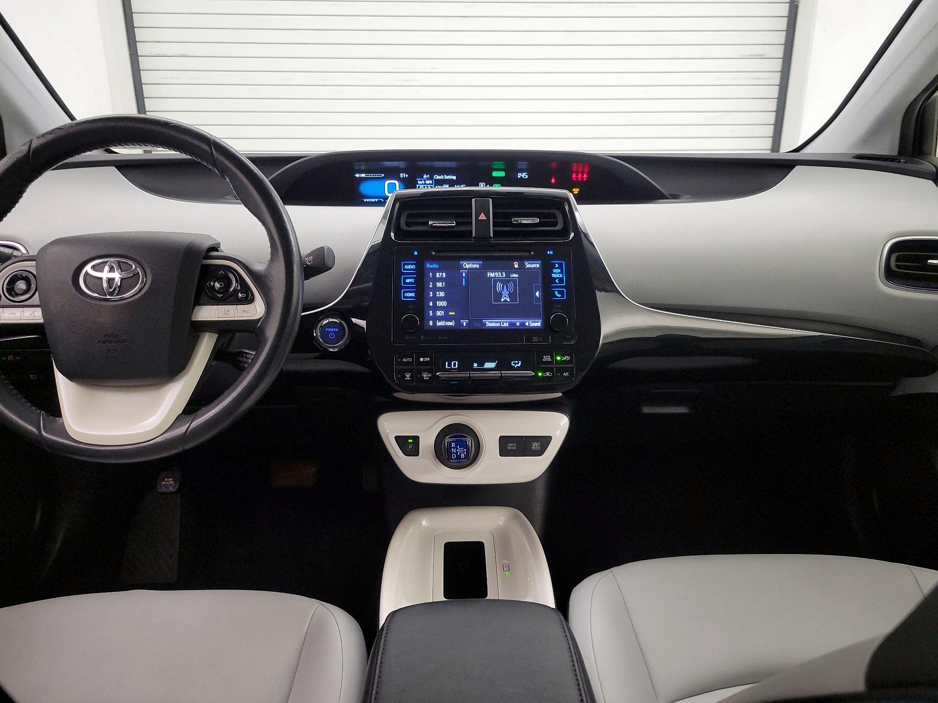 Thumbnail: 2017 Toyota Prius - 9