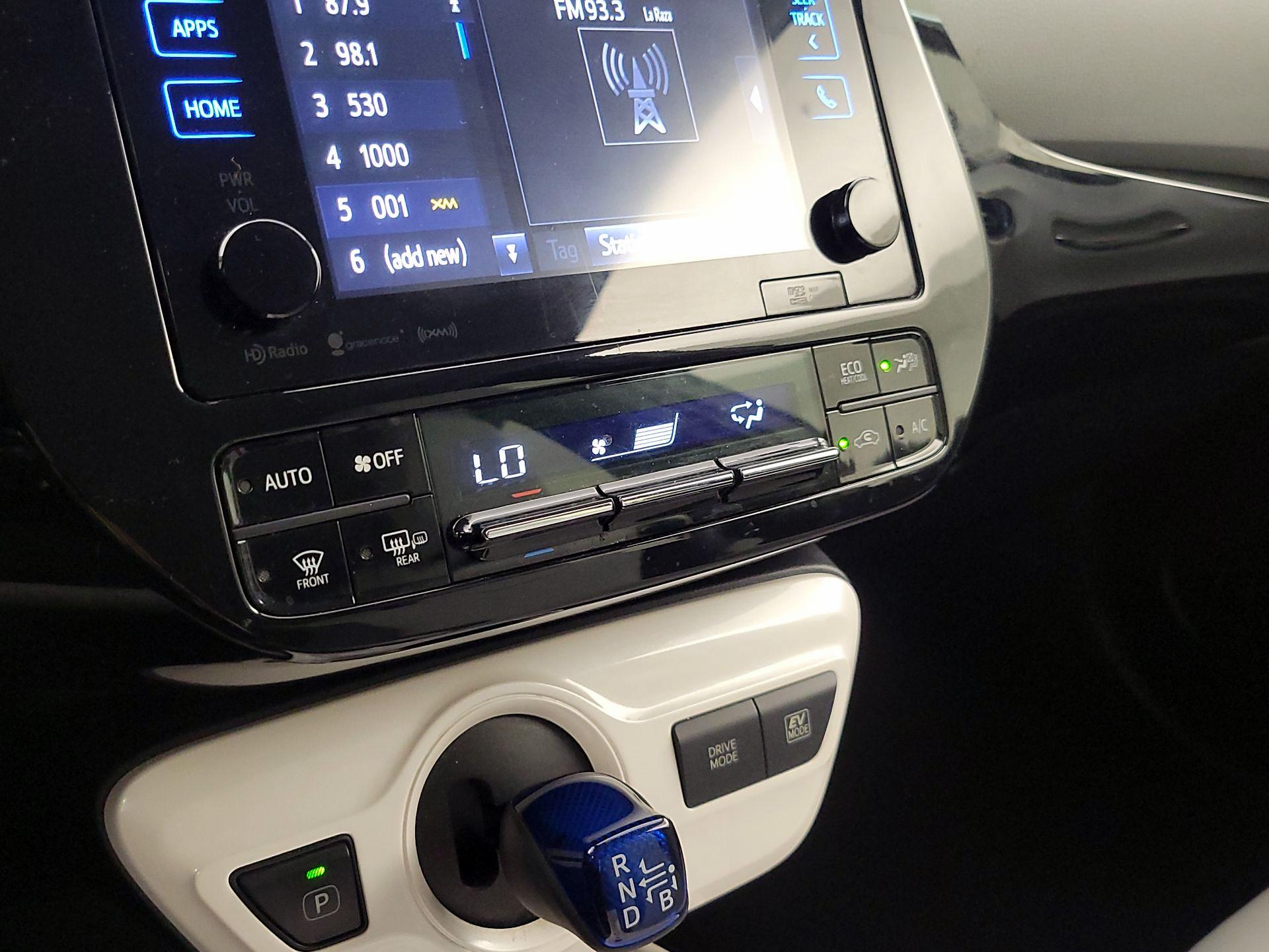 Thumbnail: 2017 Toyota Prius - 16