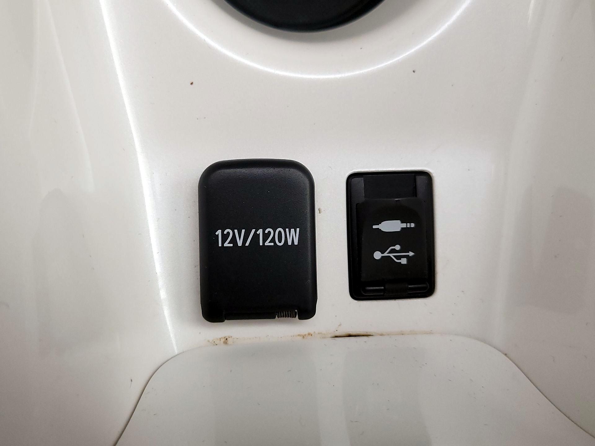 Thumbnail: 2017 Toyota Prius - 18