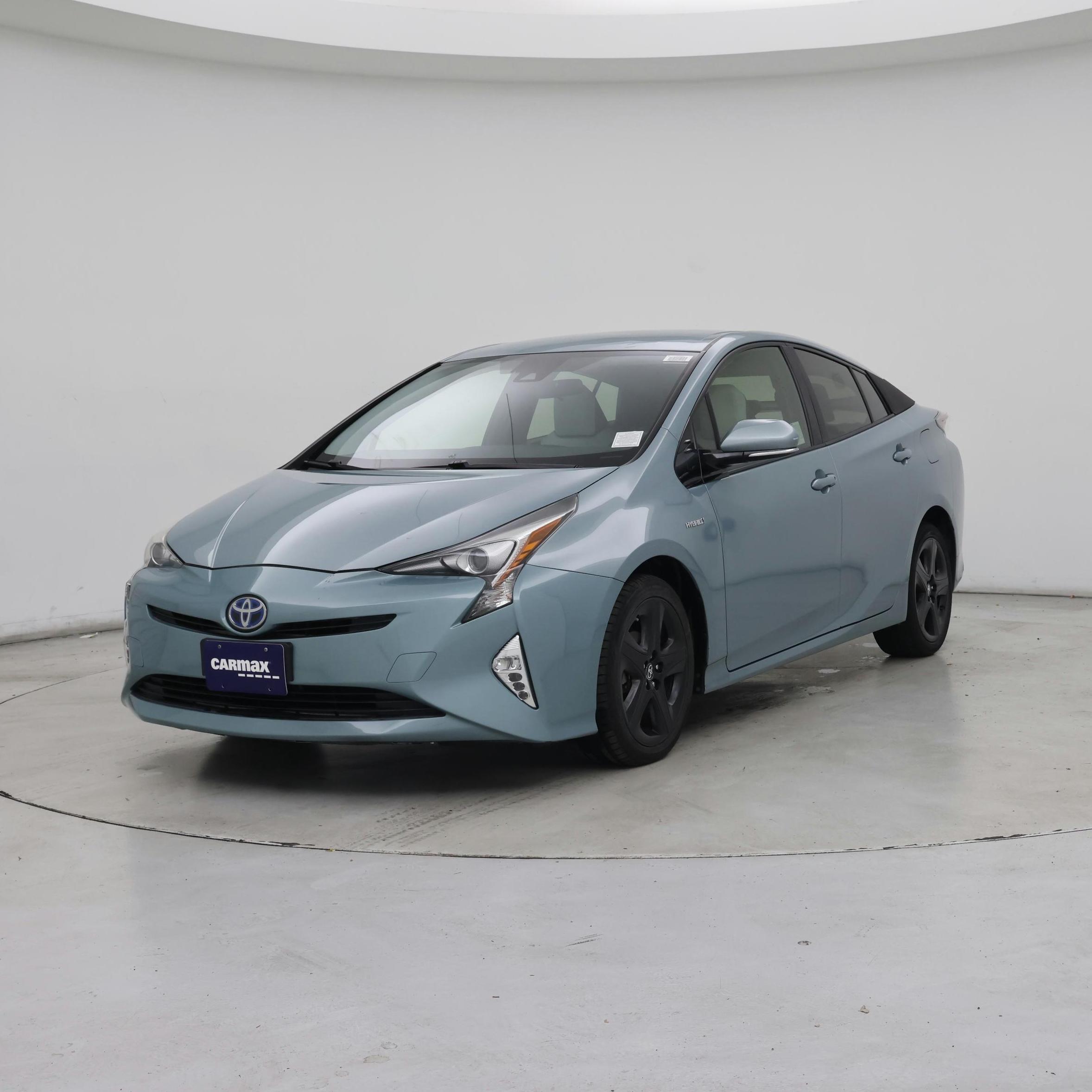 Thumbnail: 2017 Toyota Prius - 4