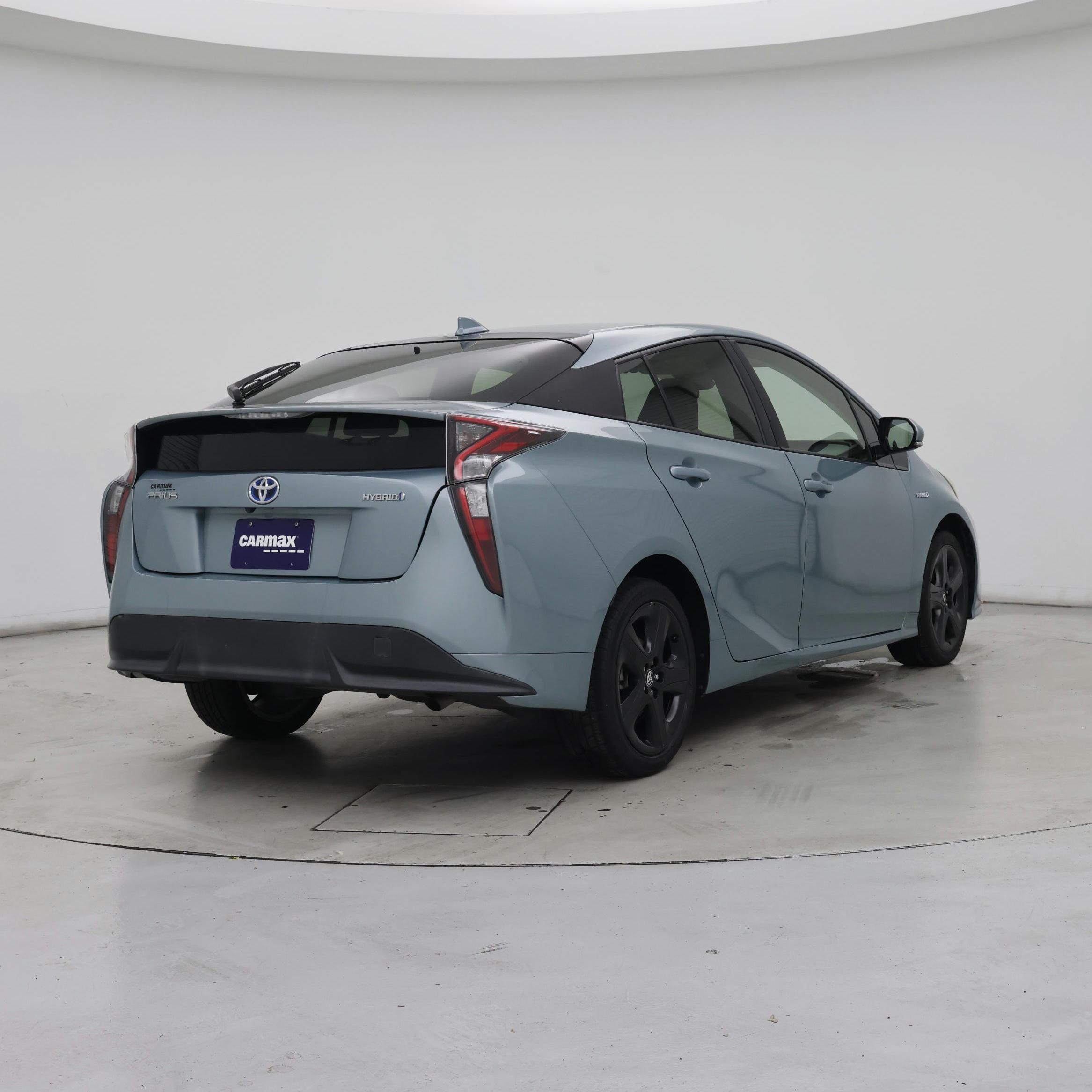 Thumbnail: 2017 Toyota Prius - 8
