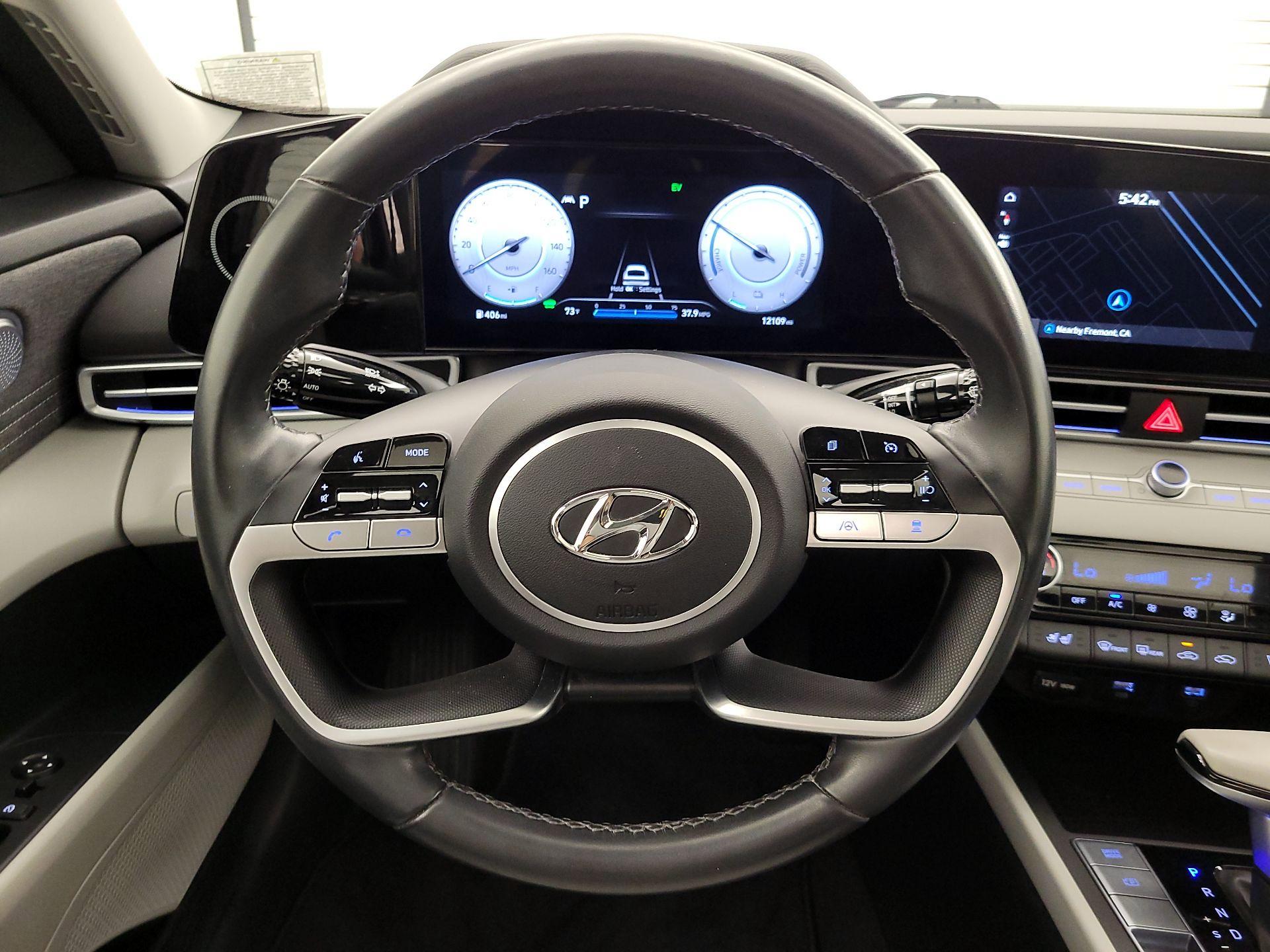 Thumbnail: 2023 Hyundai Elantra - 10