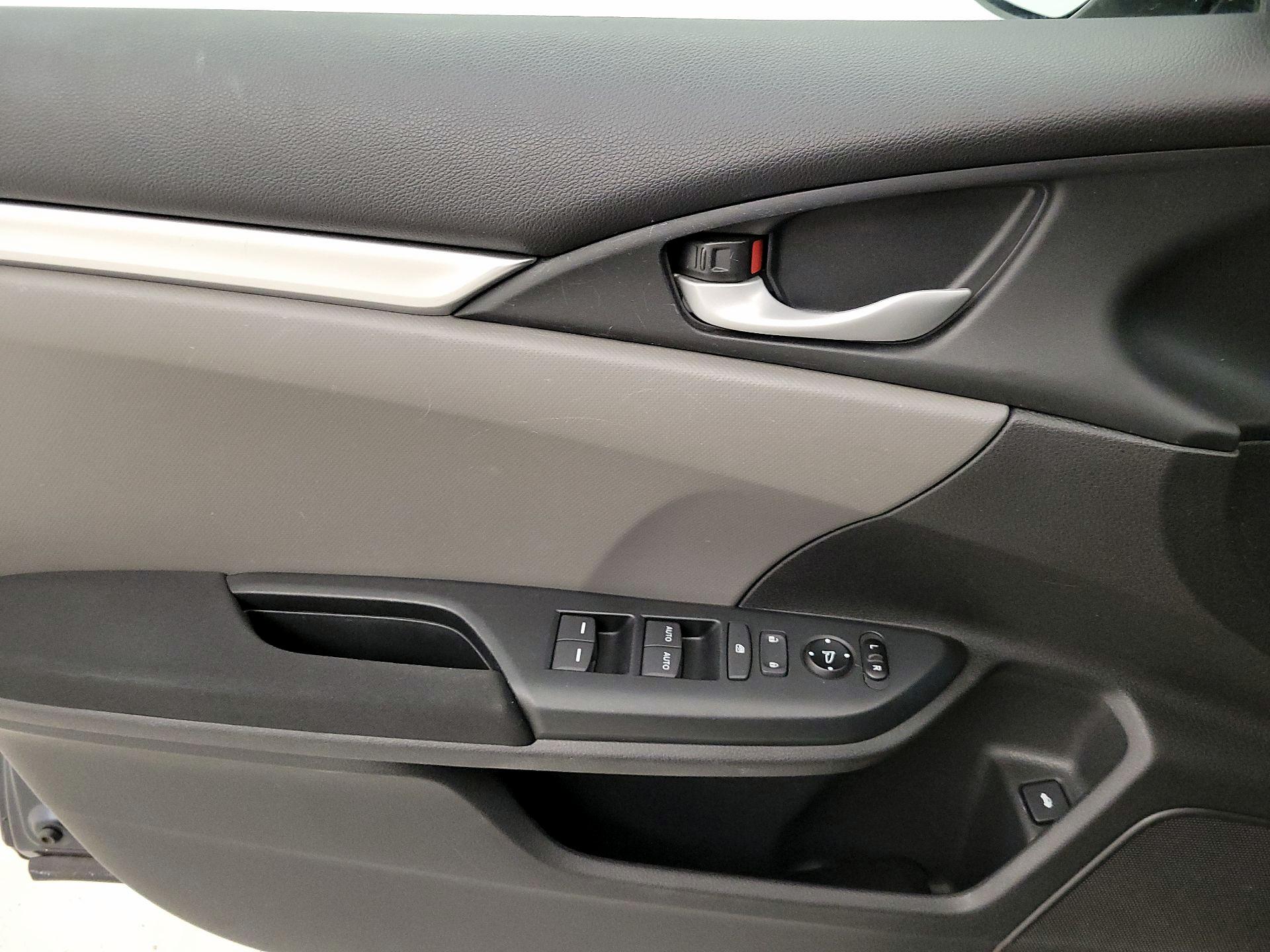 Thumbnail: 2016 Honda Civic - 12