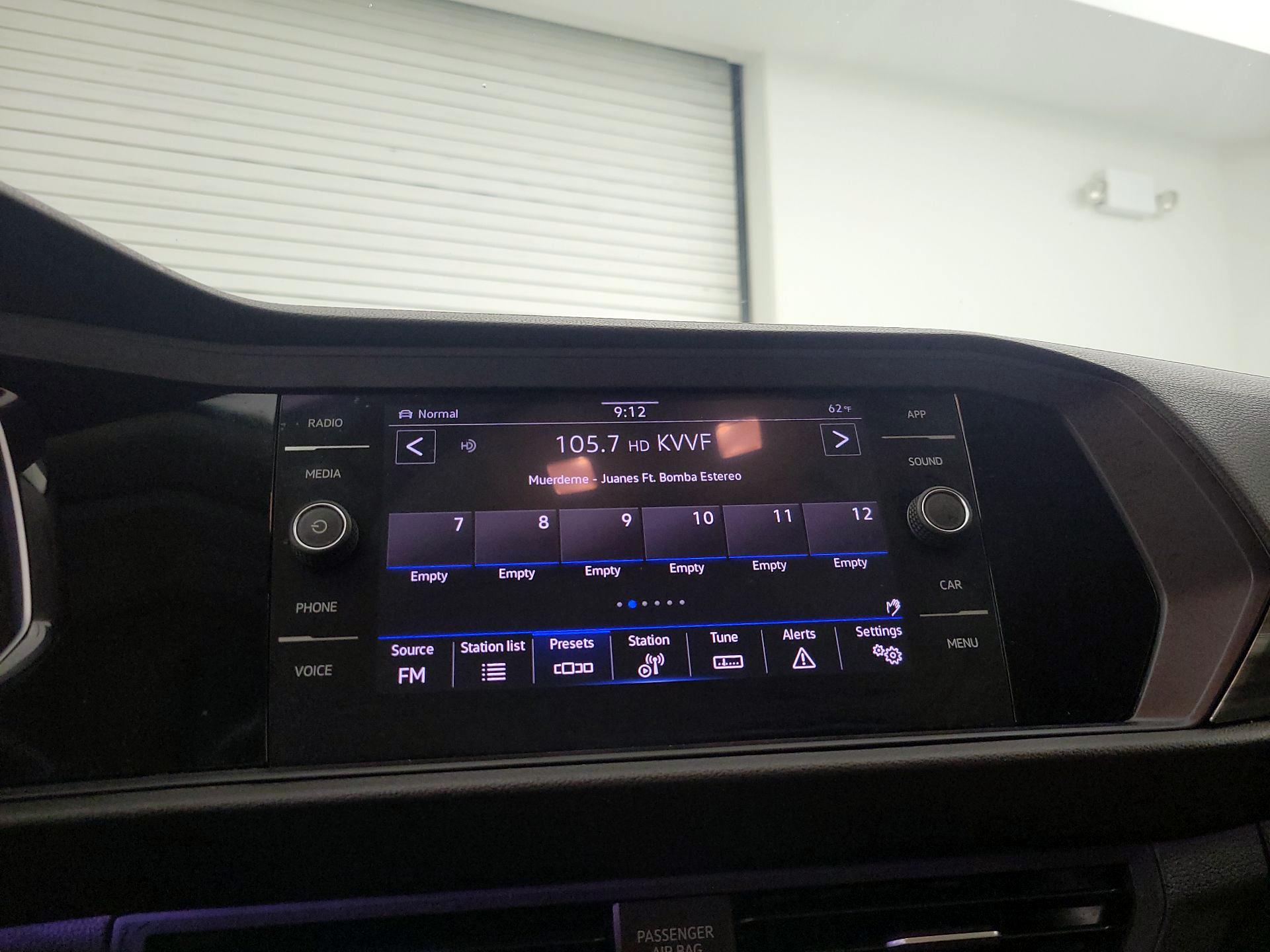 Thumbnail: 2021 Volkswagen Jetta - 15