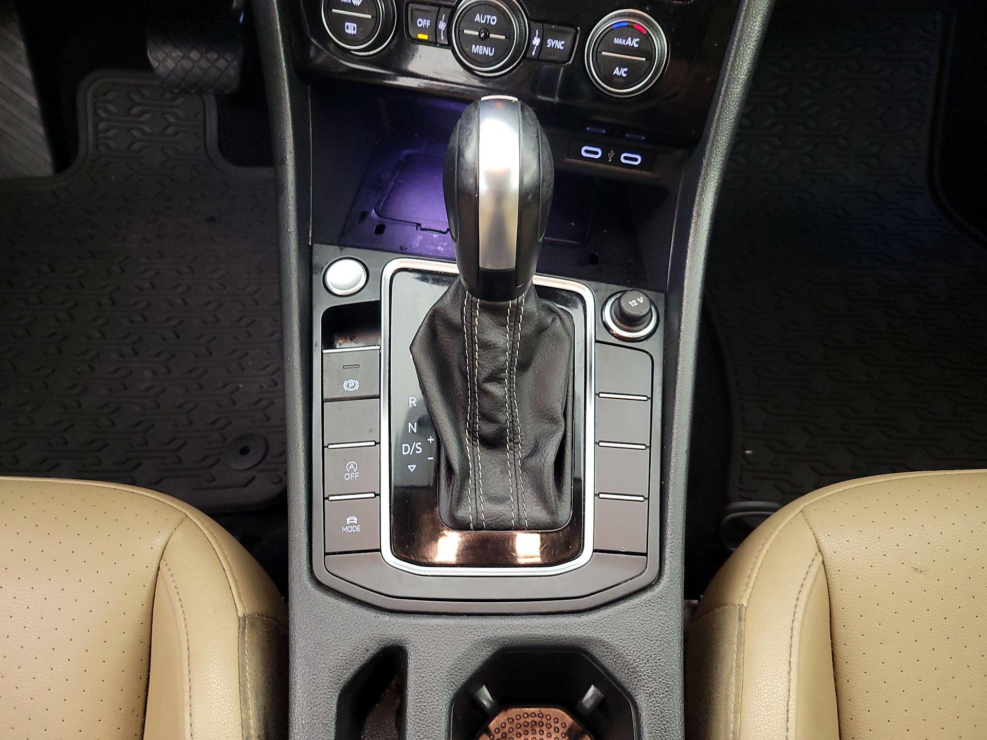 Thumbnail: 2021 Volkswagen Jetta - 17