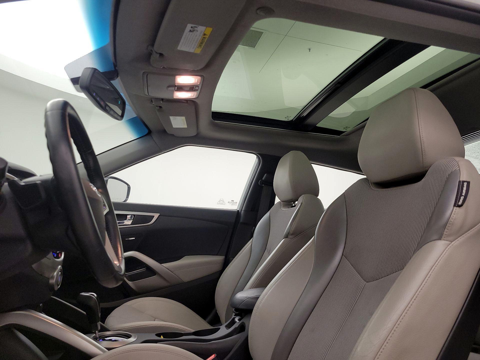 Thumbnail: 2014 Hyundai Veloster - 20