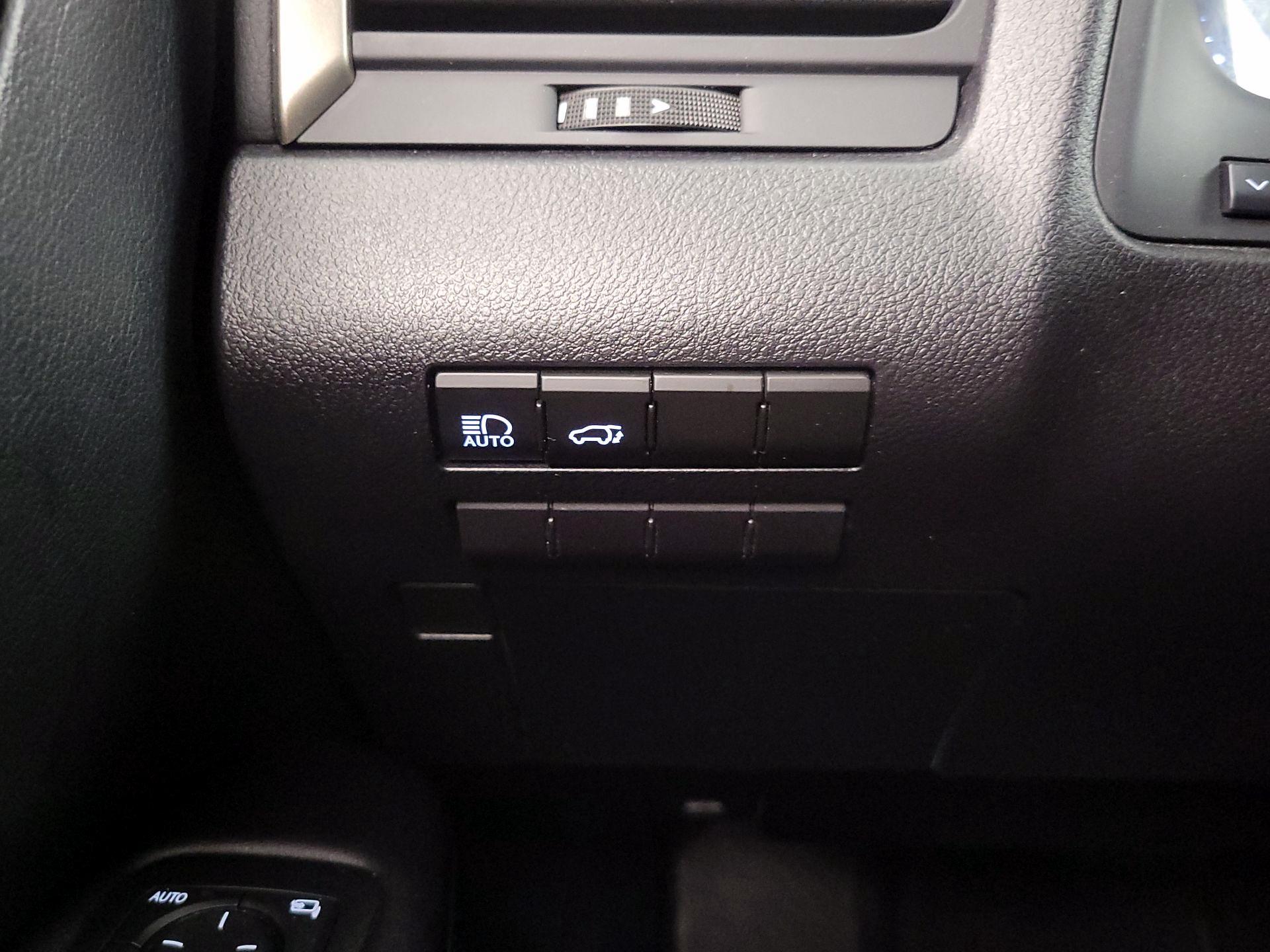 Thumbnail: 2018 Lexus RX - 13