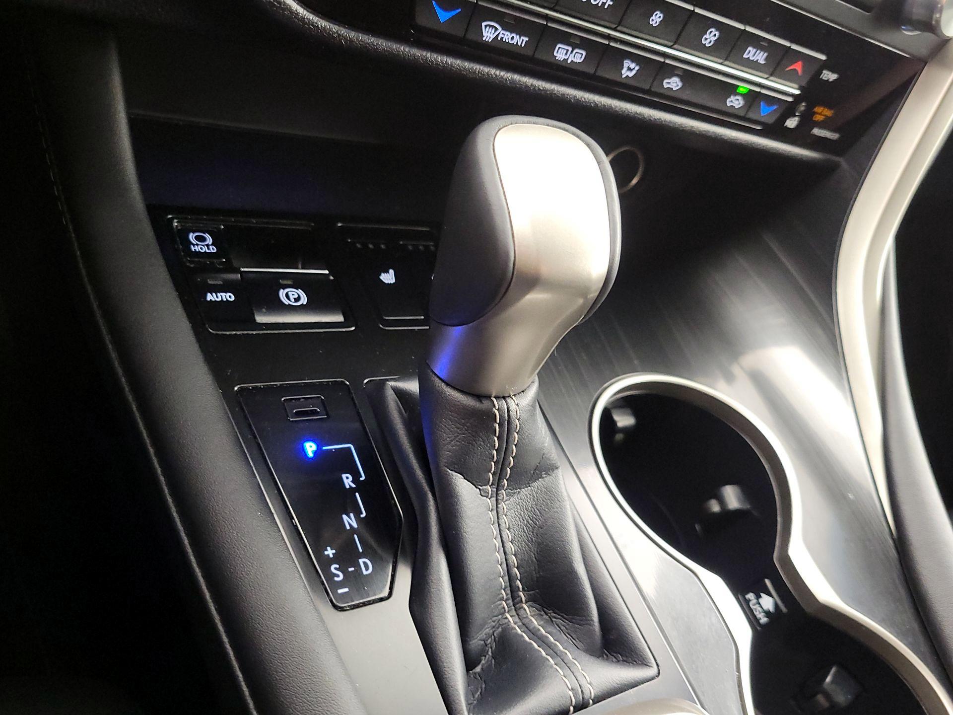 Thumbnail: 2018 Lexus RX - 17