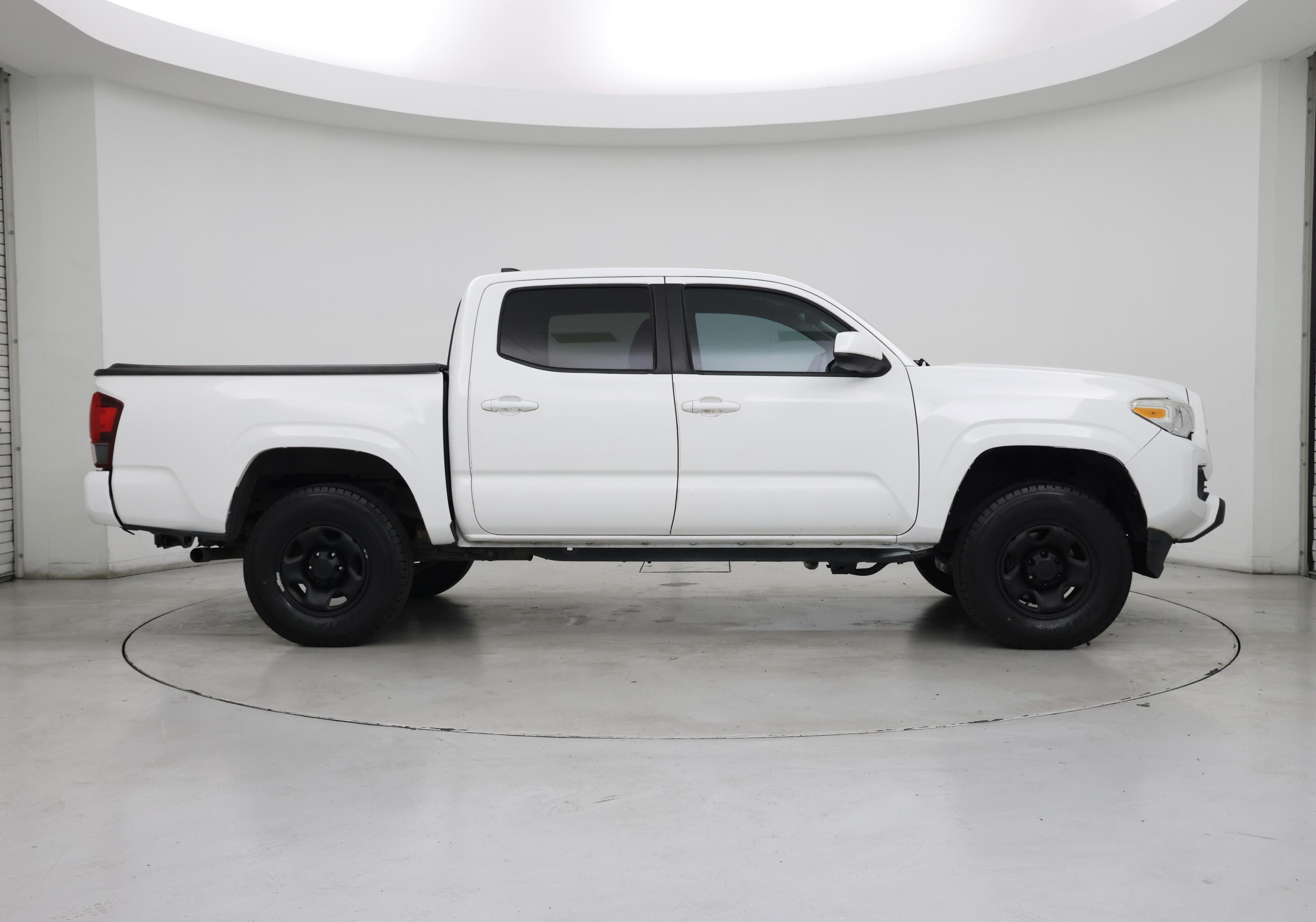 Thumbnail: 2019 Toyota Tacoma - 7