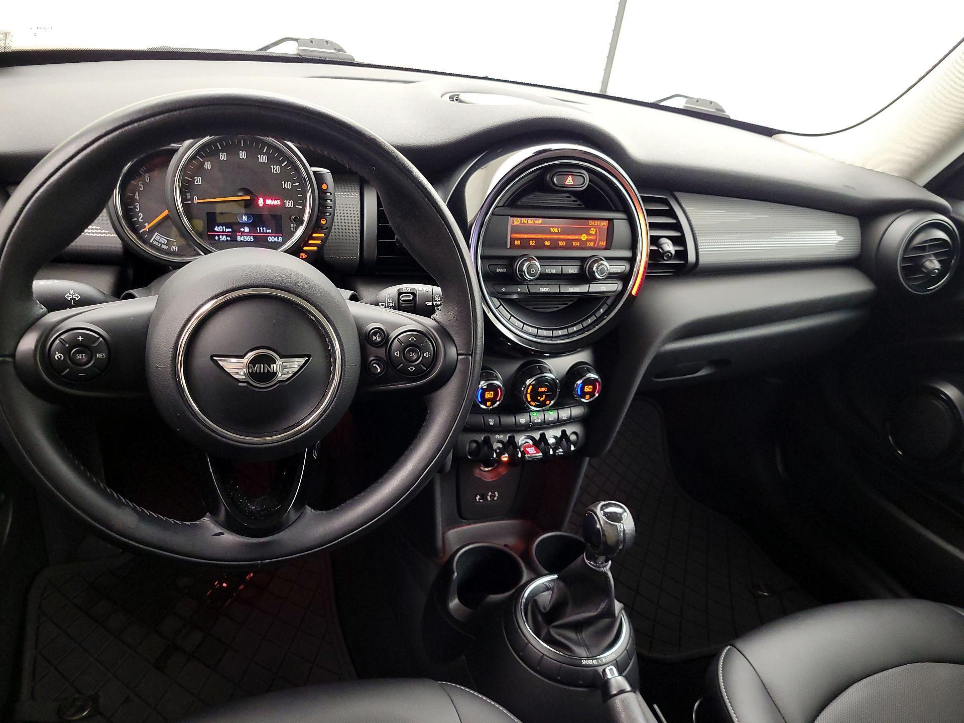 Thumbnail: 2015 MINI Cooper Hardtop - 9