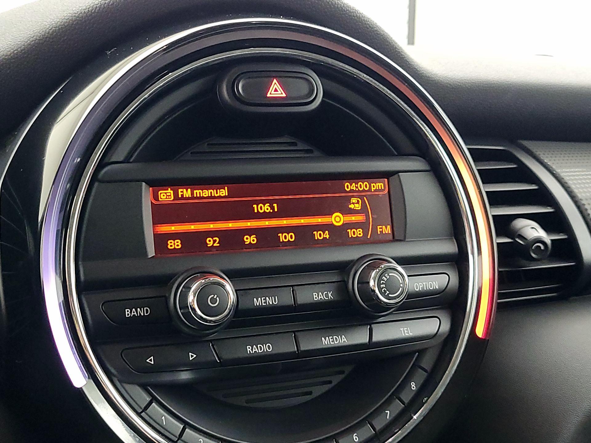 Thumbnail: 2015 MINI Cooper Hardtop - 14