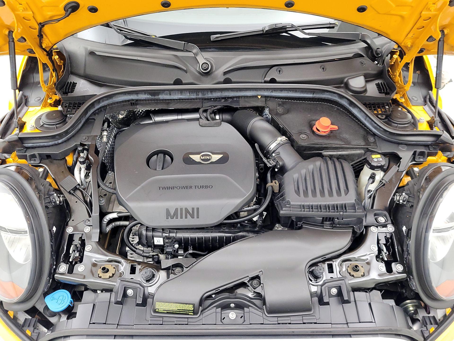 Thumbnail: 2015 MINI Cooper Hardtop - 19