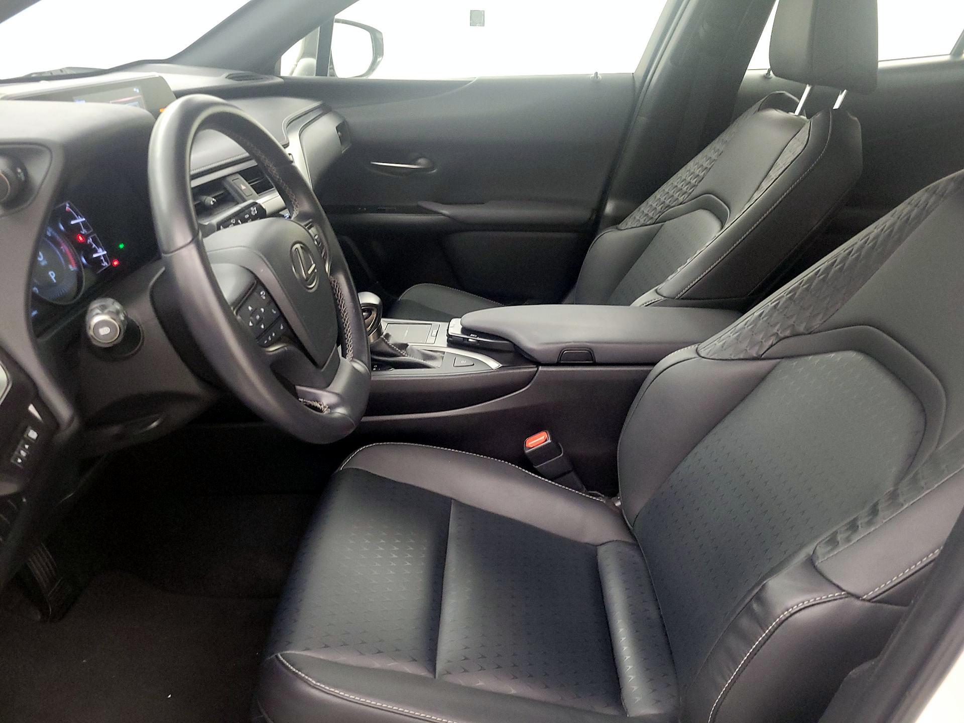 Thumbnail: 2022 Lexus UX - 11