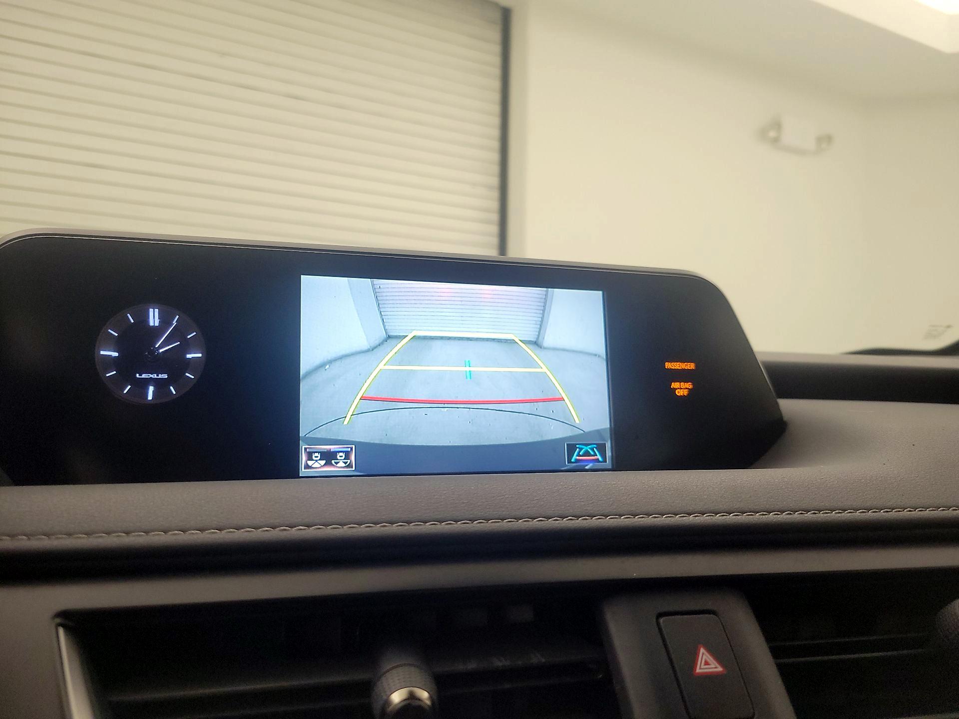 Thumbnail: 2022 Lexus UX - 14