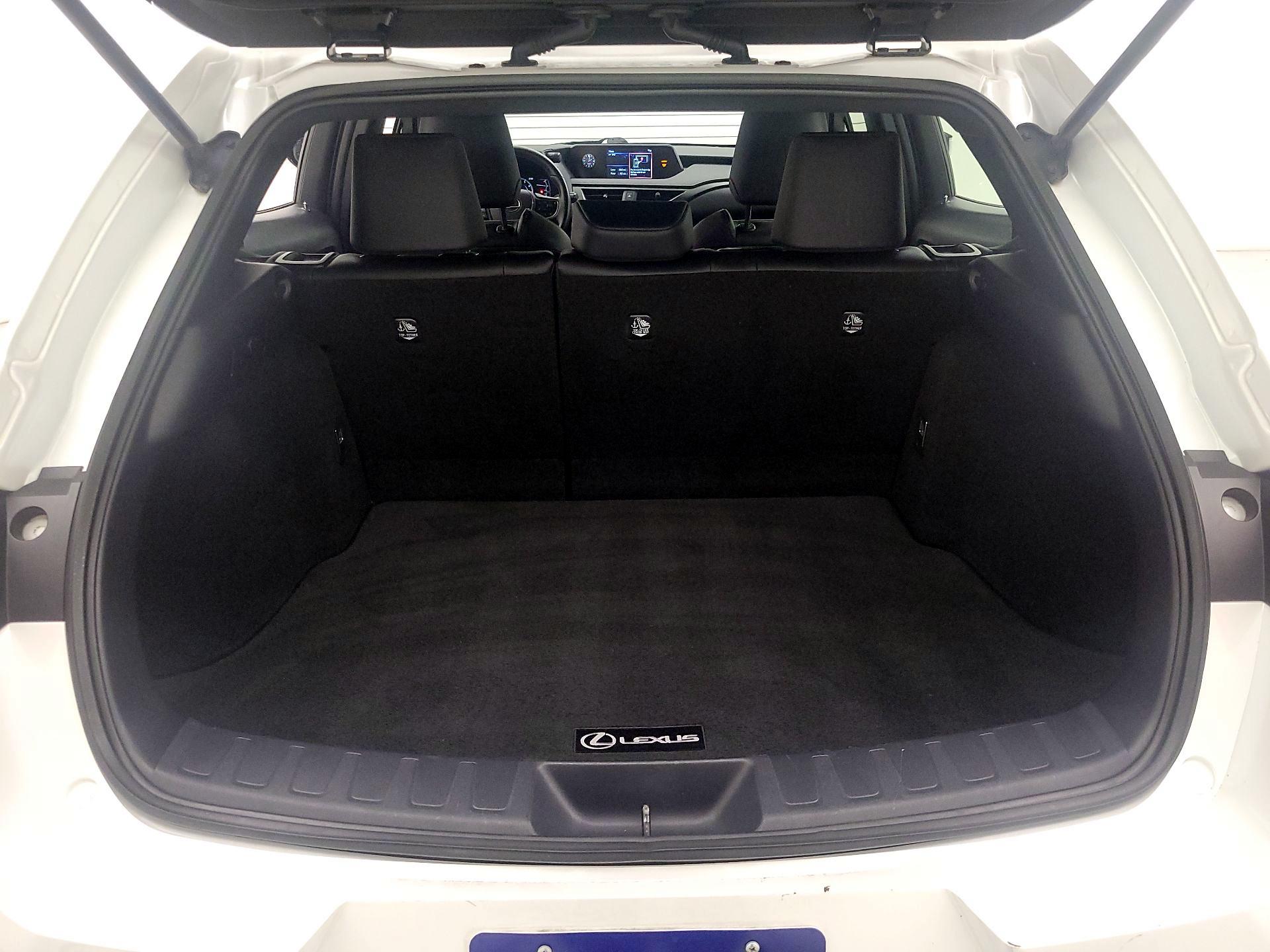 Thumbnail: 2022 Lexus UX - 20