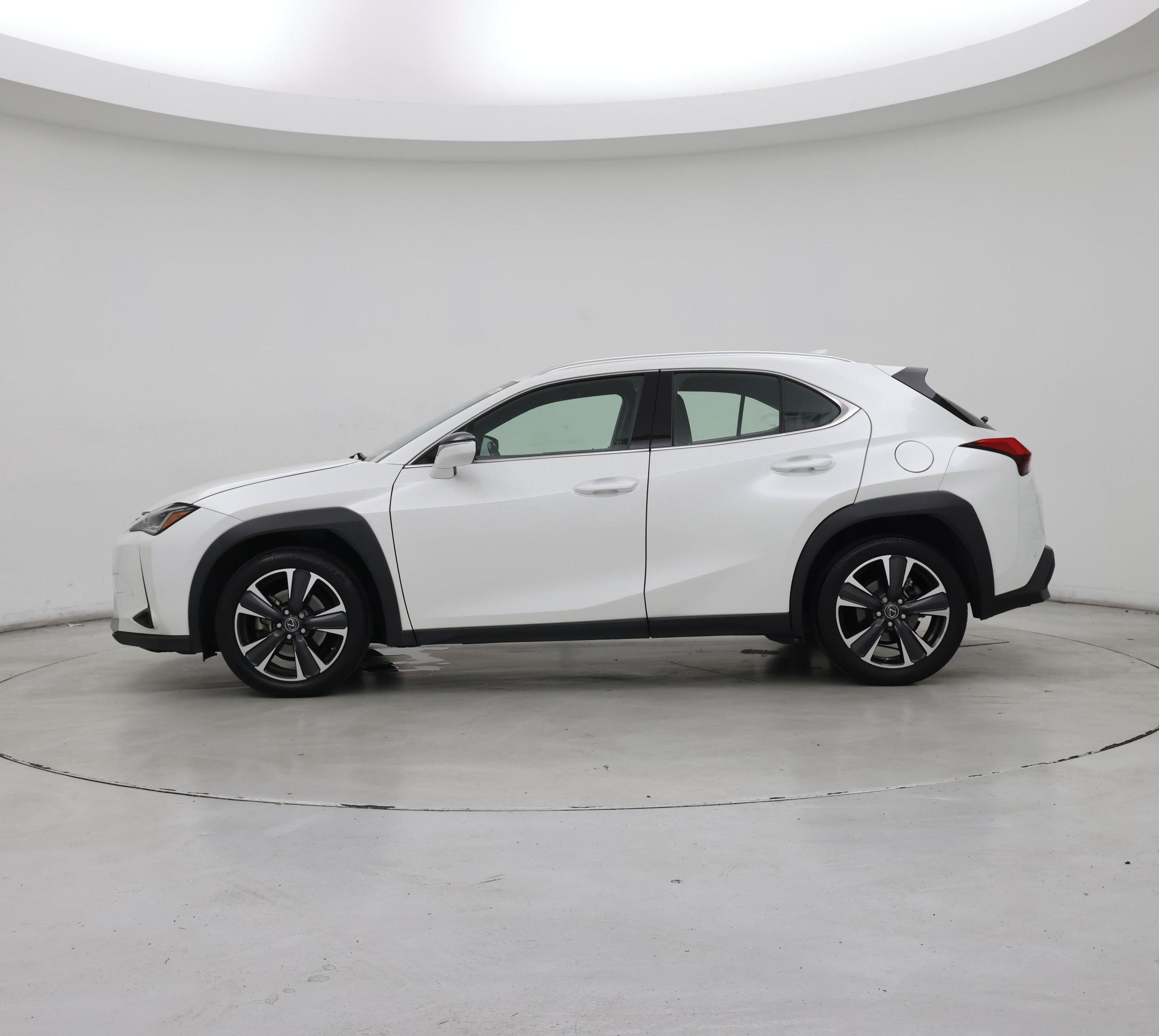 Thumbnail: 2022 Lexus UX - 3