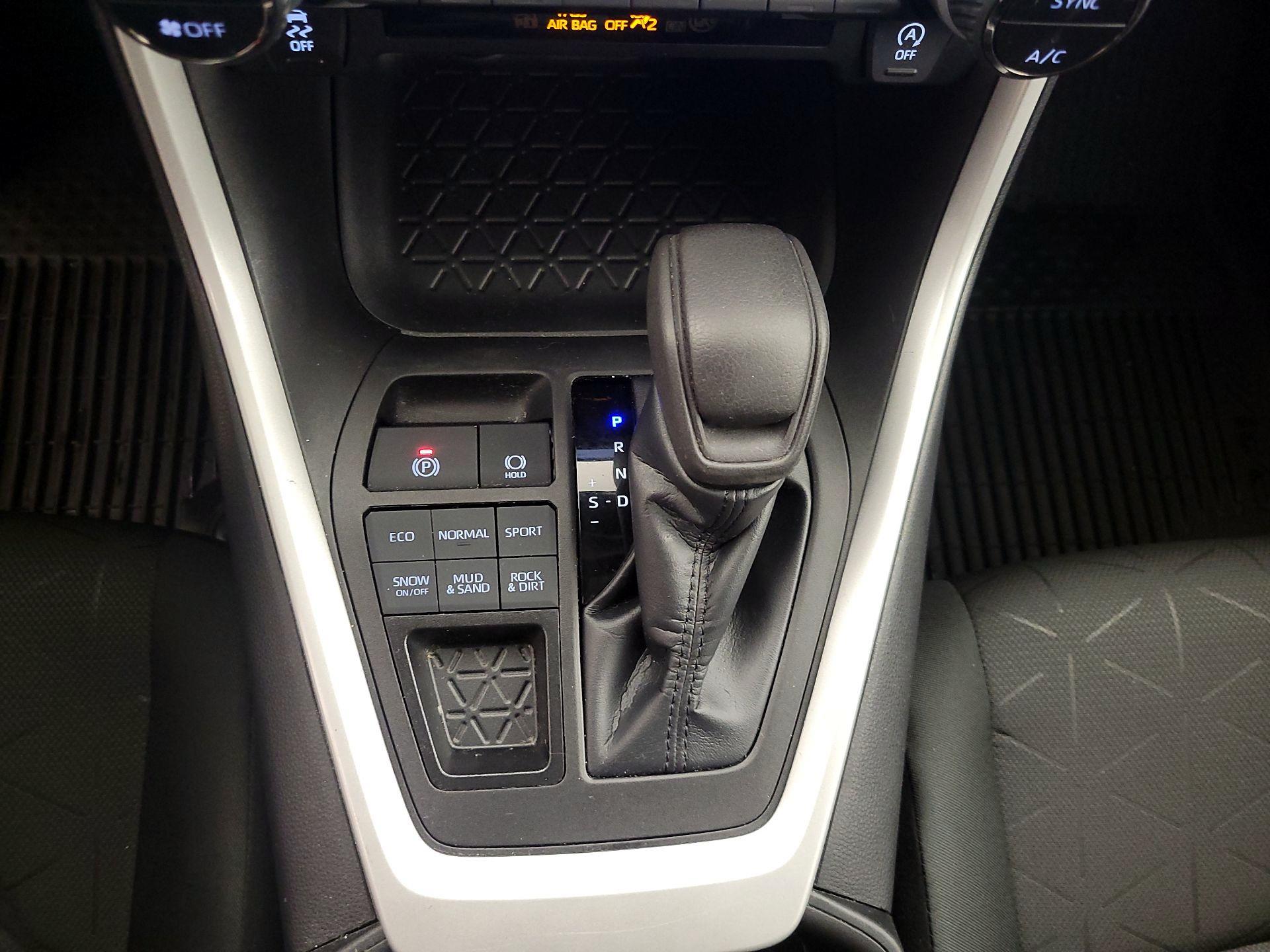 Thumbnail: 2023 Toyota RAV4 - 17