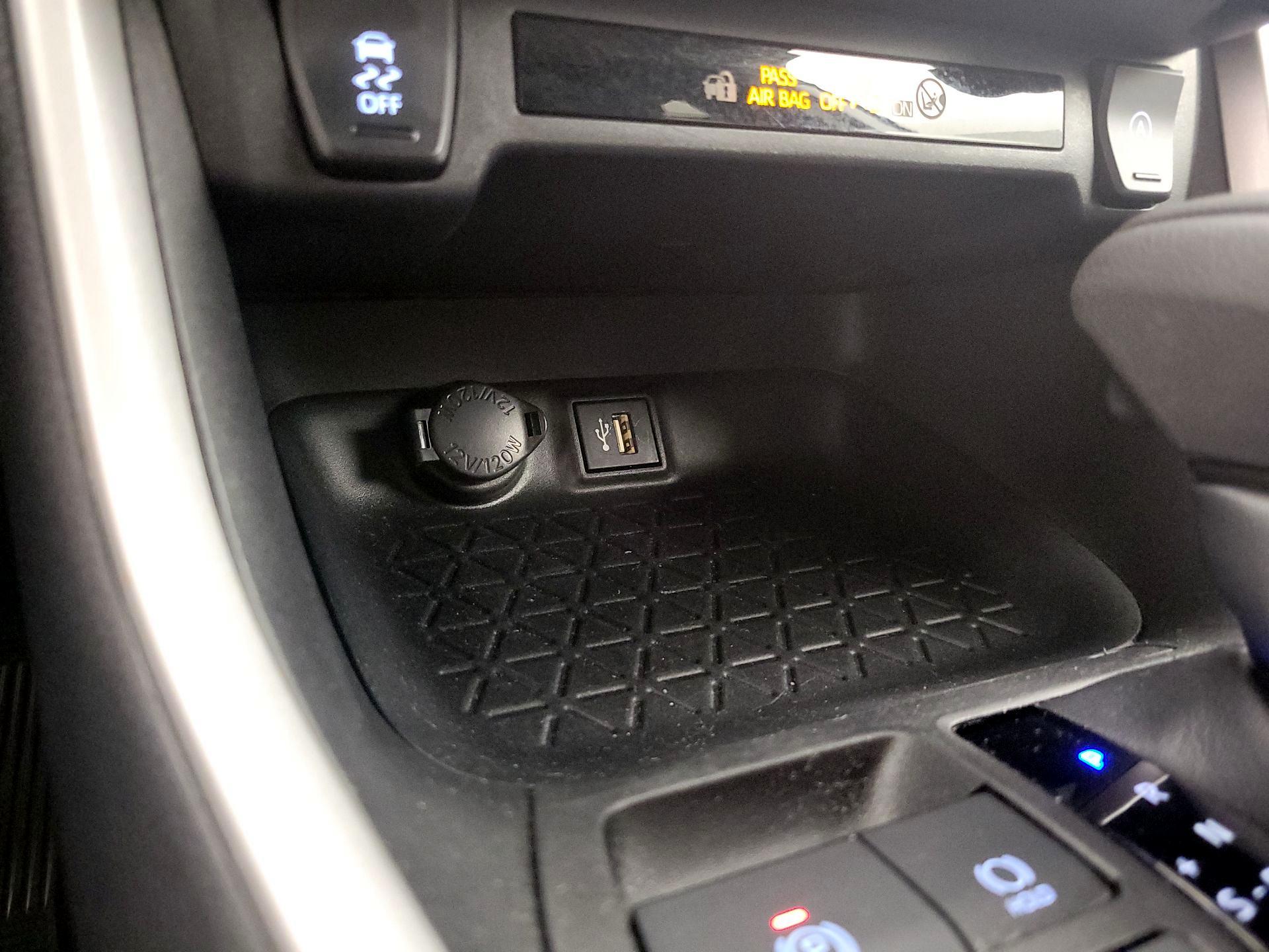 Thumbnail: 2023 Toyota RAV4 - 18