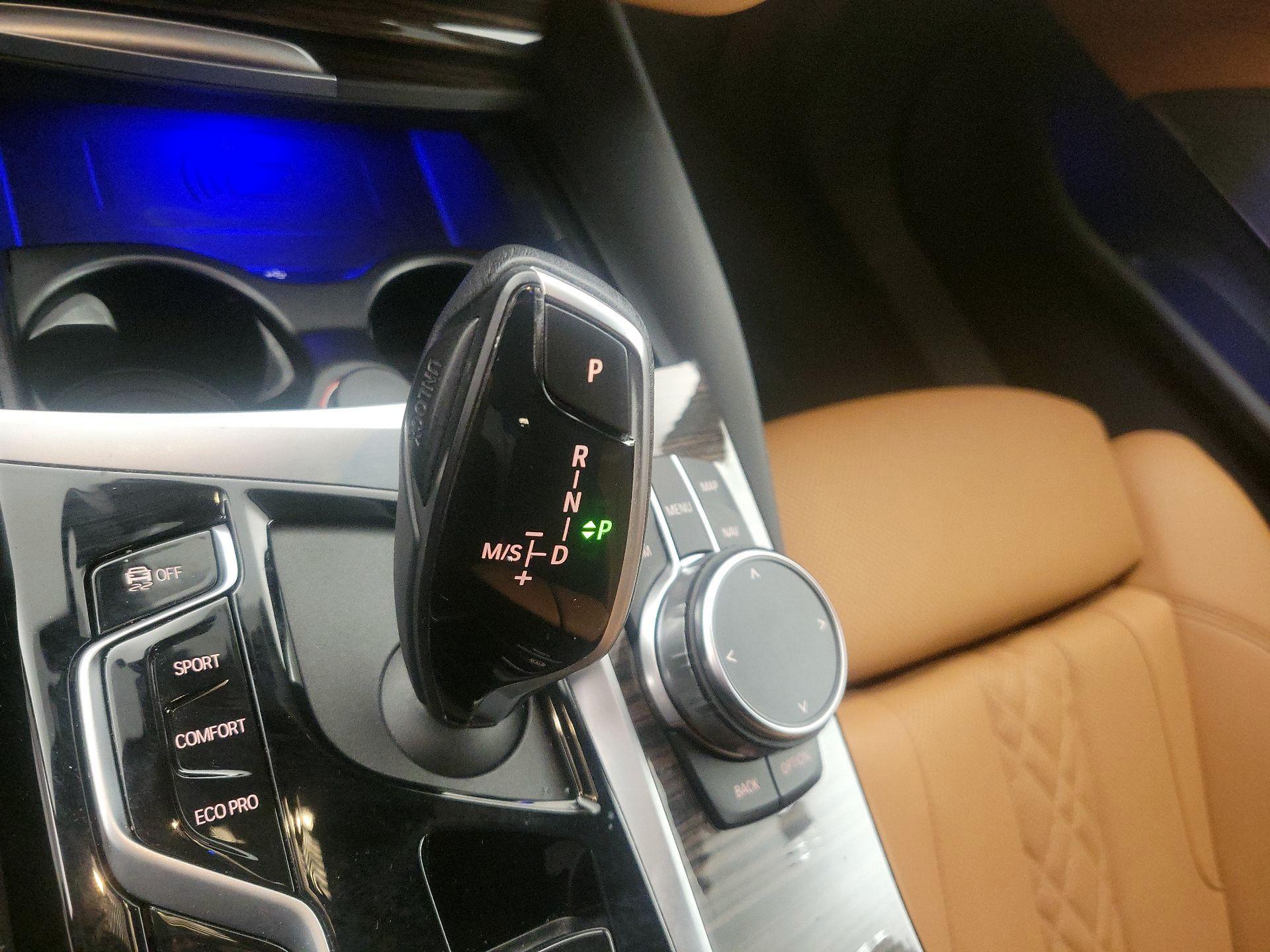 Thumbnail: 2023 BMW 5 Series - 18