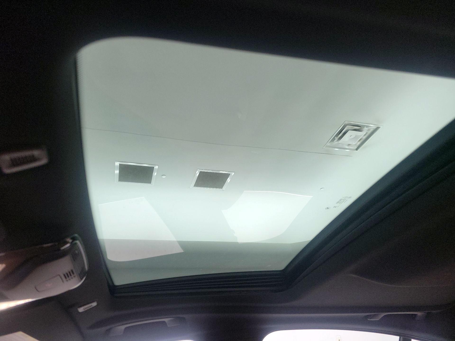 Thumbnail: 2023 BMW 5 Series - 20