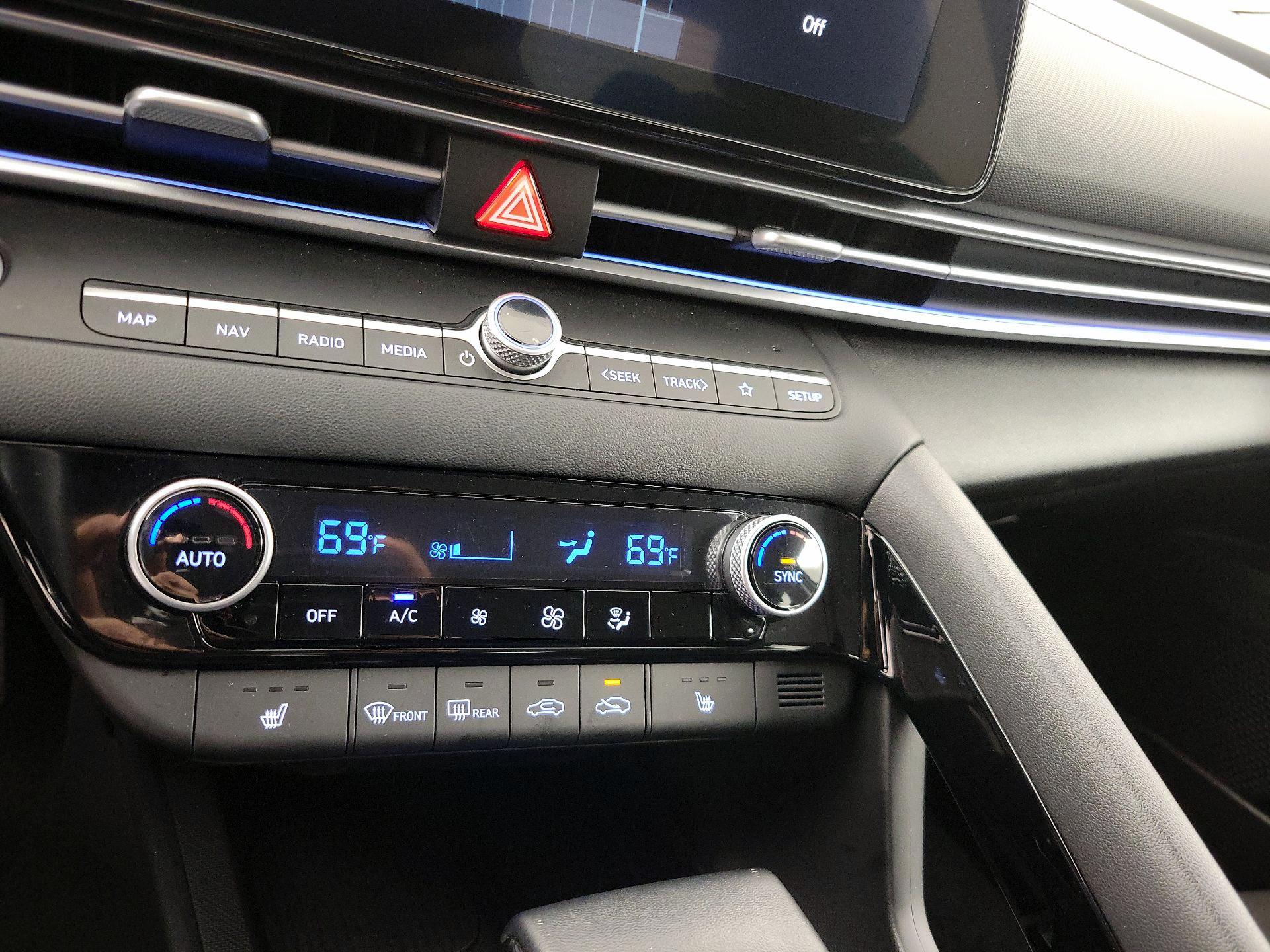 Thumbnail: 2025 Hyundai Elantra - 17