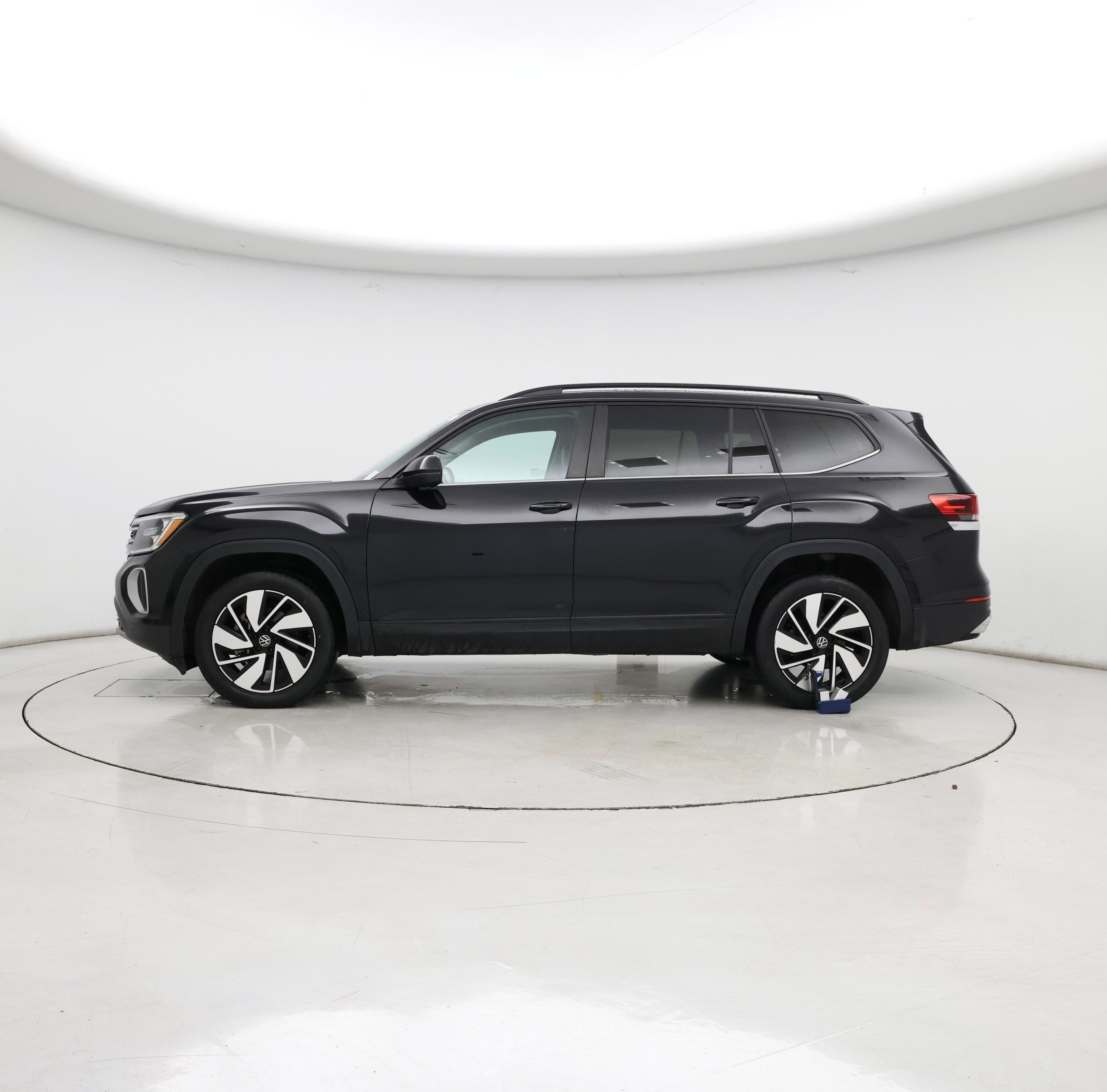 Thumbnail: 2024 Volkswagen Atlas - 3