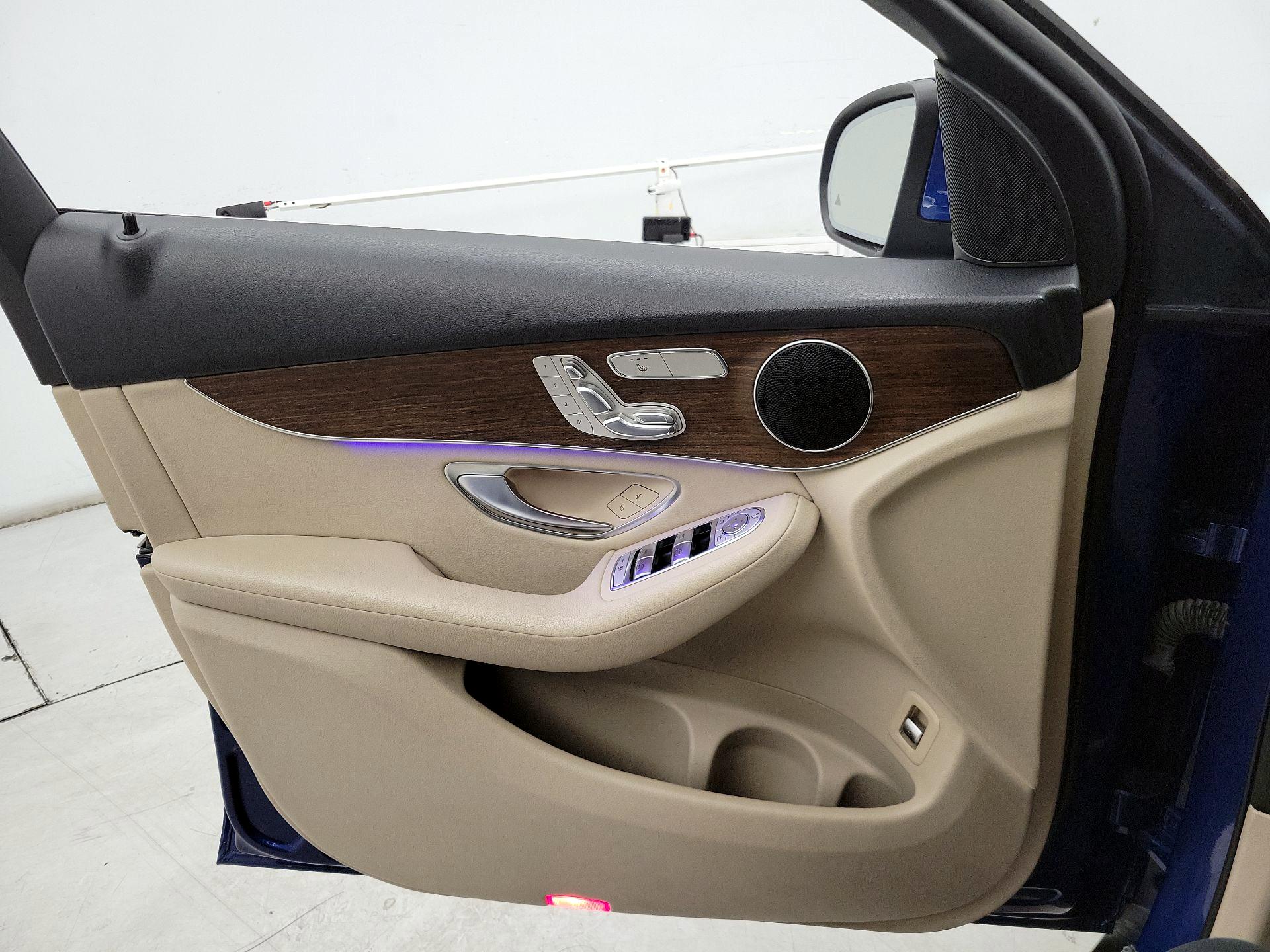 Thumbnail: 2022 Mercedes-Benz GLC - 12