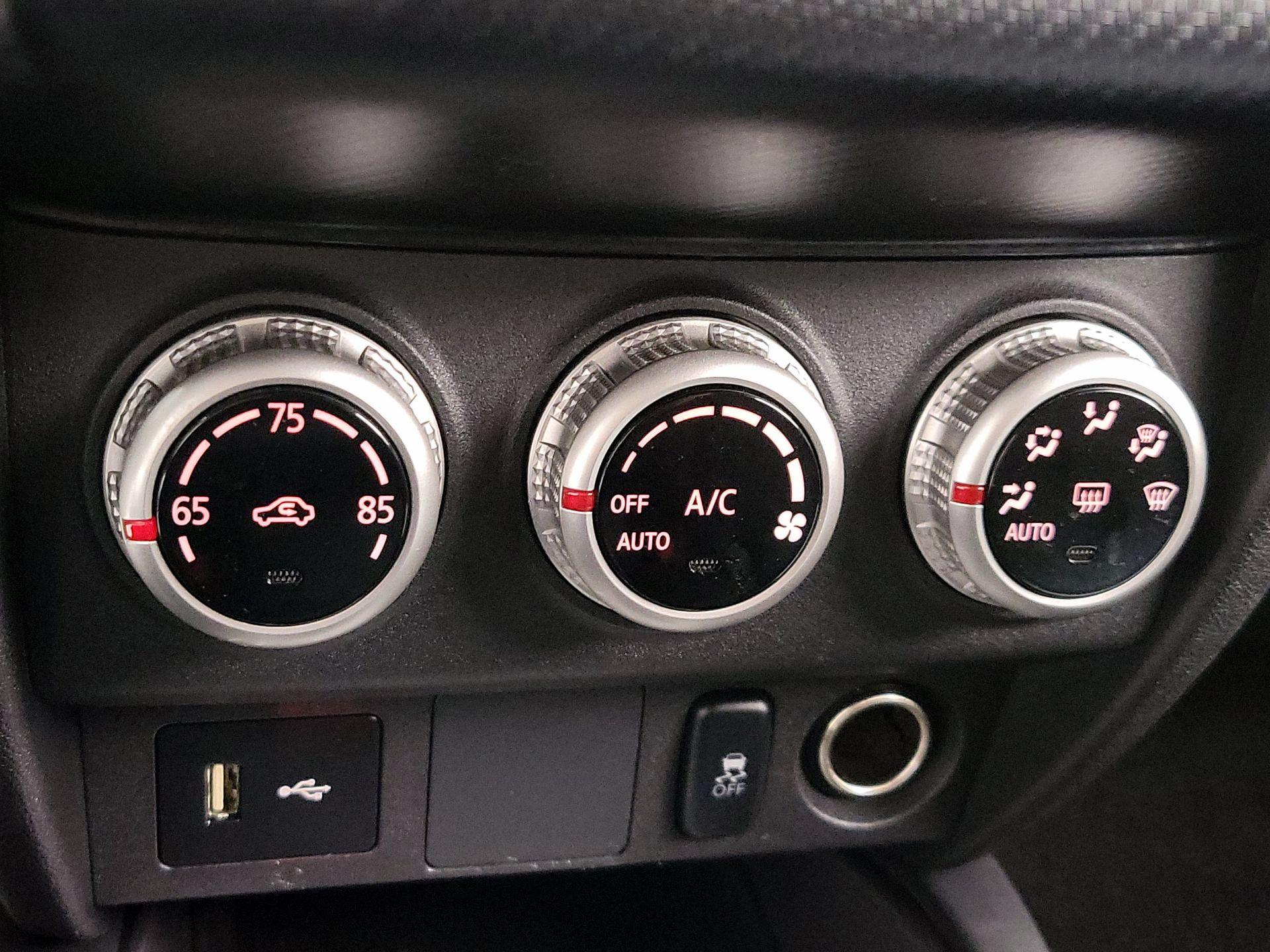 Thumbnail: 2020 Mitsubishi Outlander Sport - 15