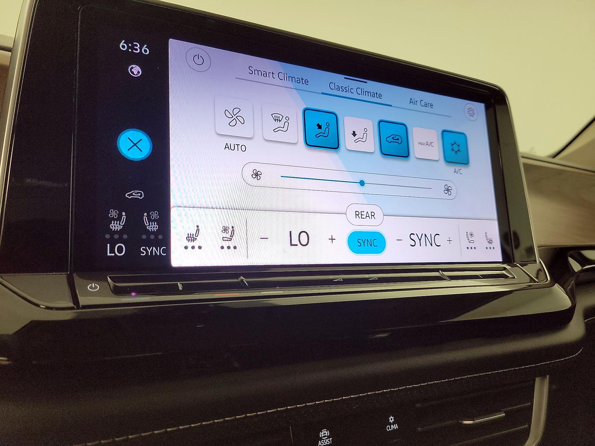 Thumbnail: 2024 Volkswagen Atlas - 16