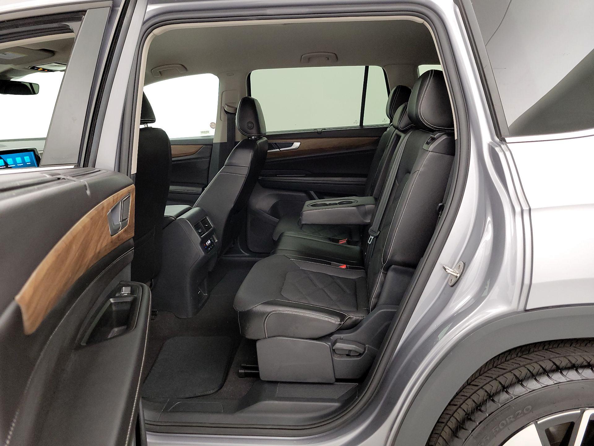 Thumbnail: 2024 Volkswagen Atlas - 18