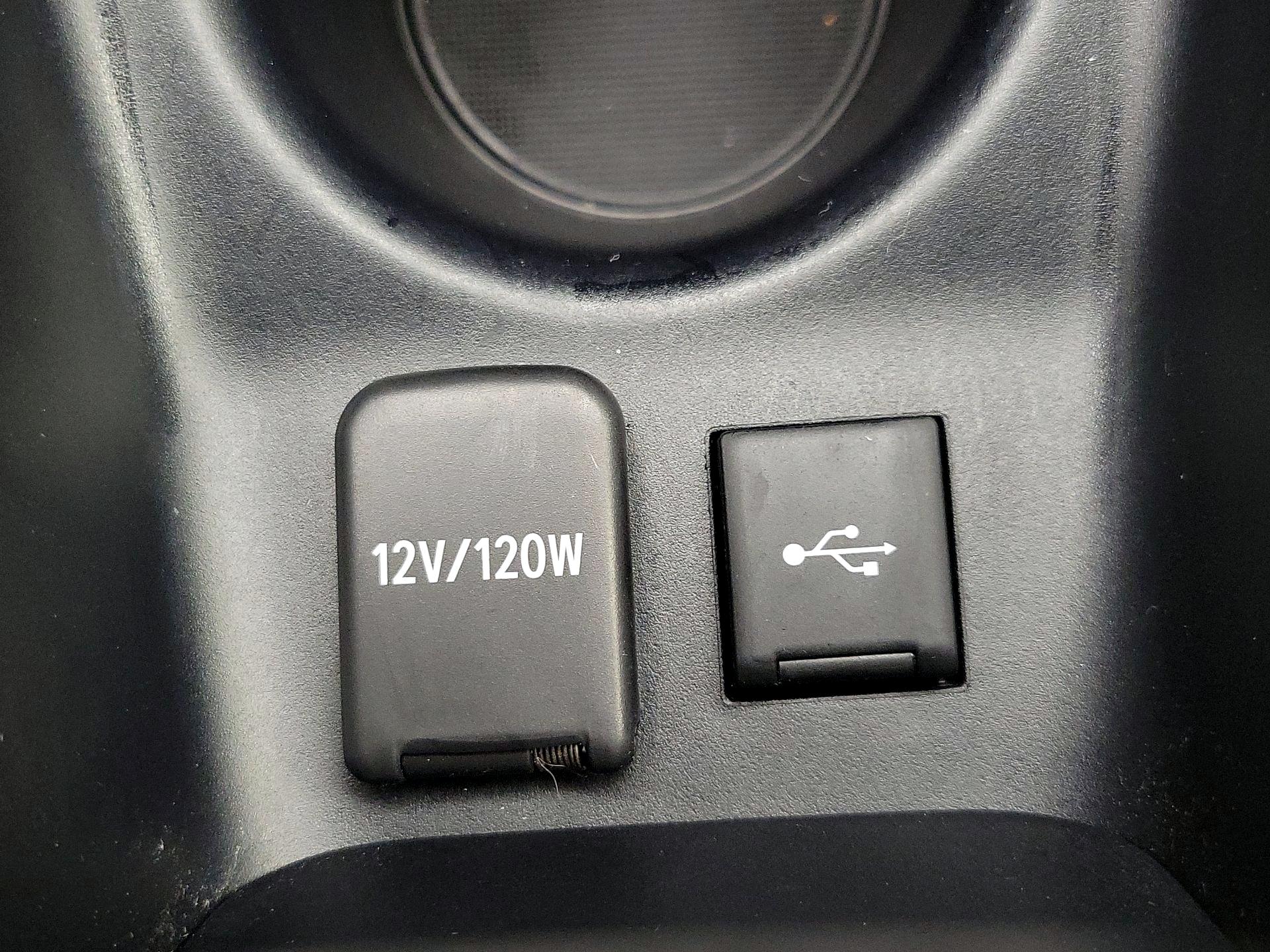 Thumbnail: 2022 Toyota Prius - 18