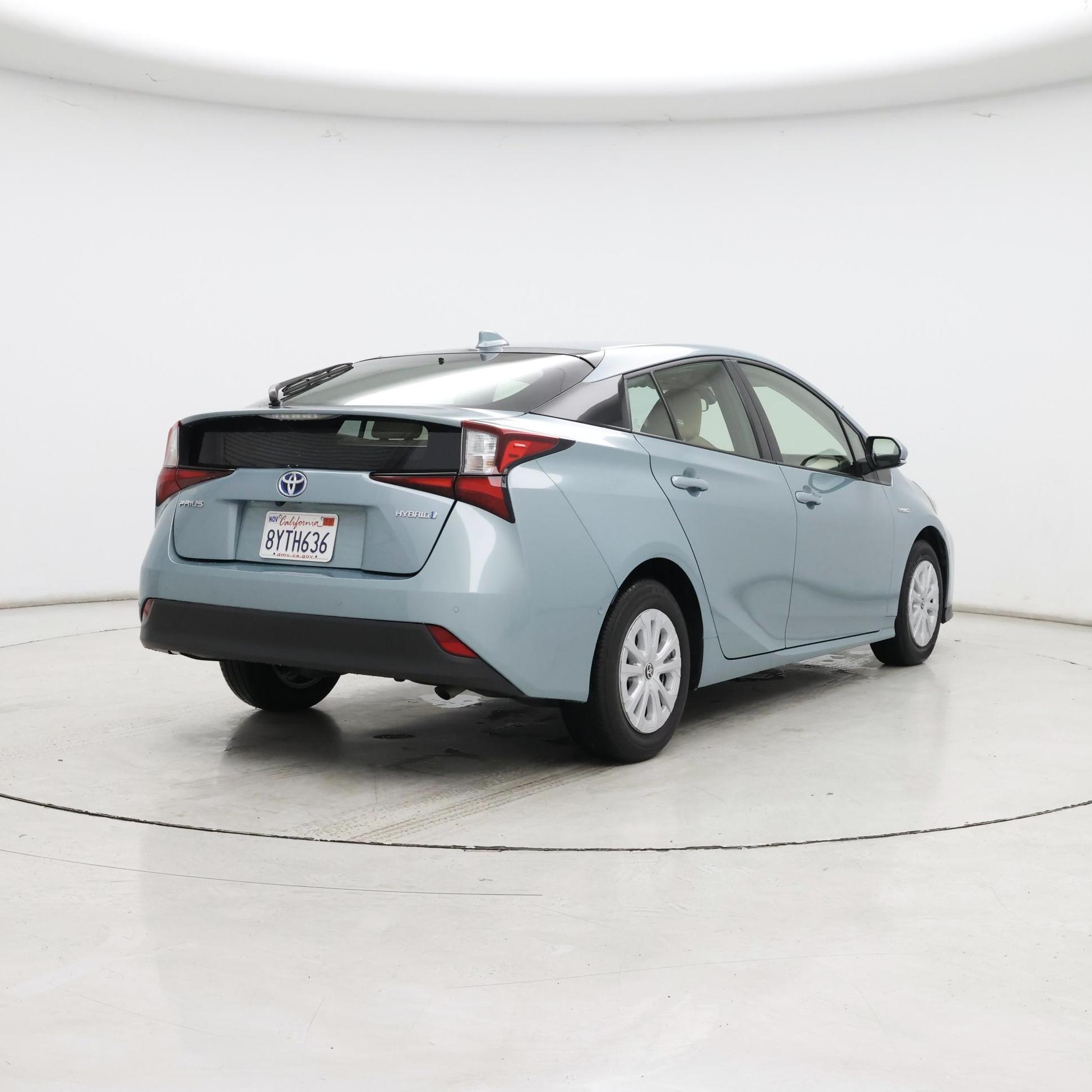 Thumbnail: 2022 Toyota Prius - 8