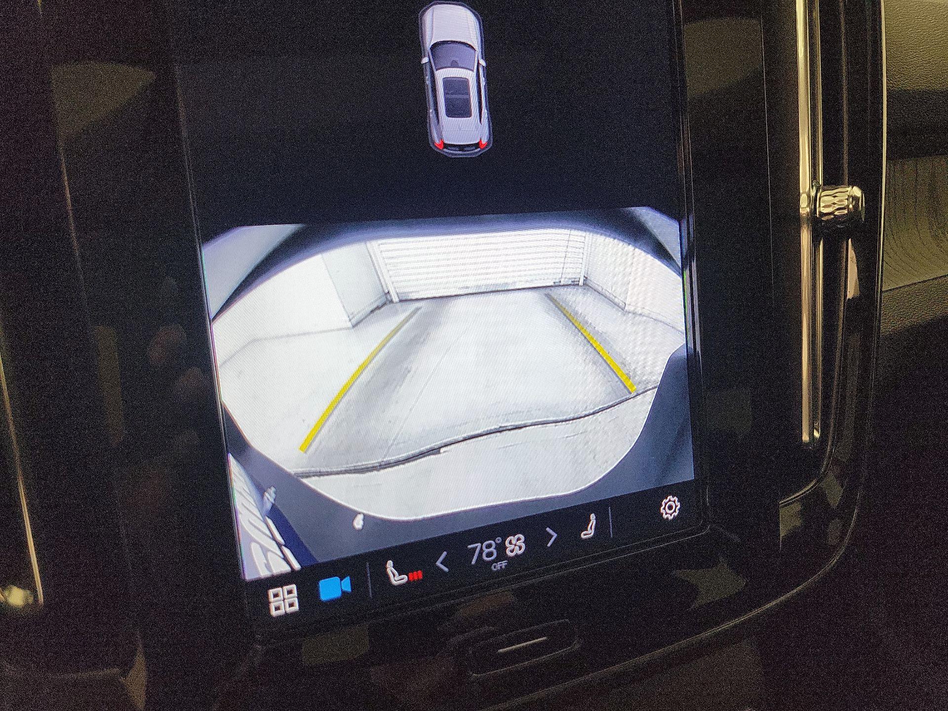 Thumbnail: 2025 Volvo XC40 - 15