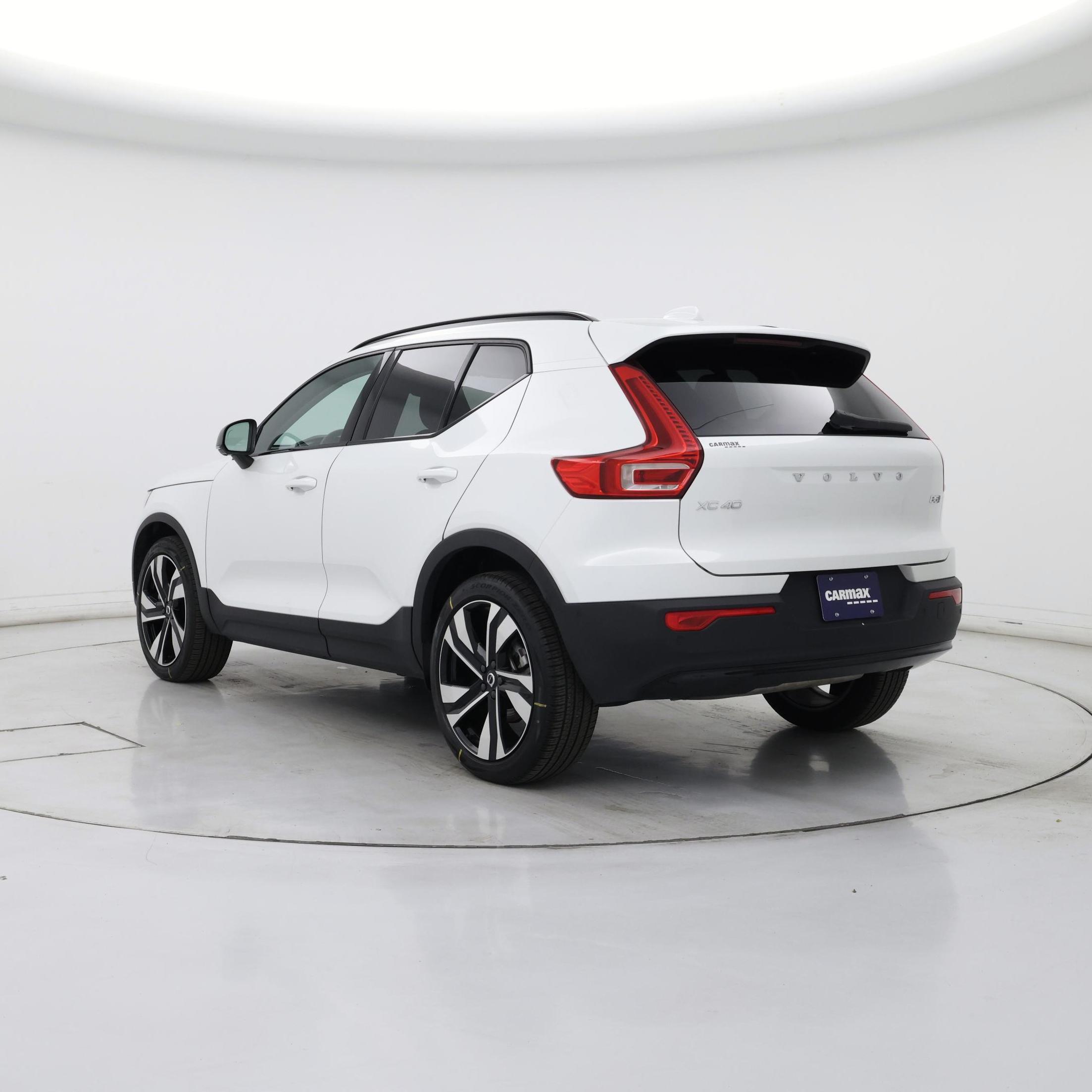 Thumbnail: 2025 Volvo XC40 - 2