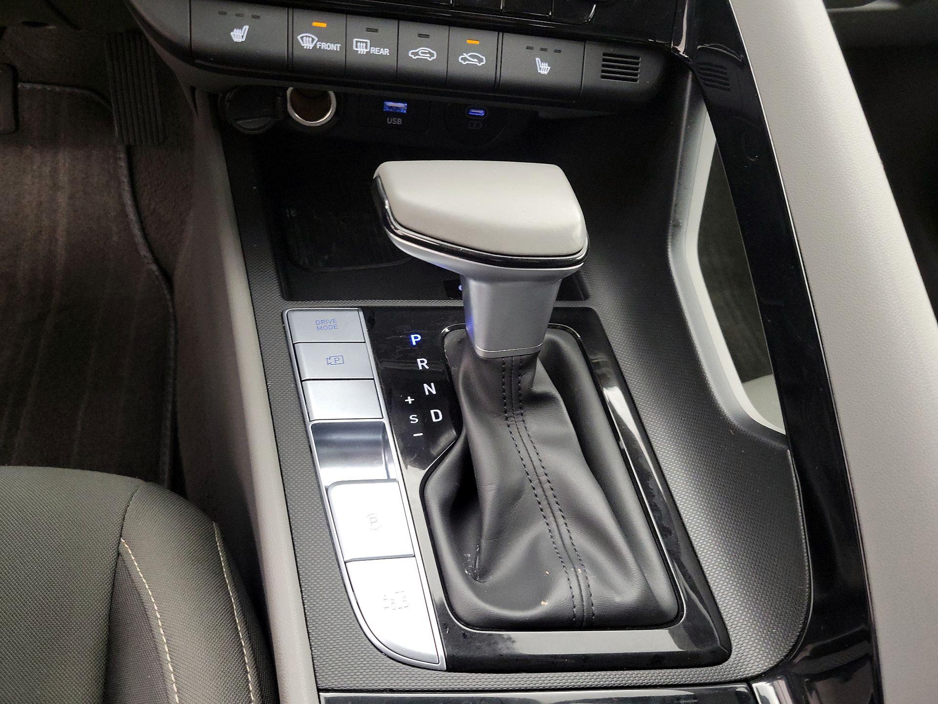 Thumbnail: 2025 Hyundai Elantra - 17