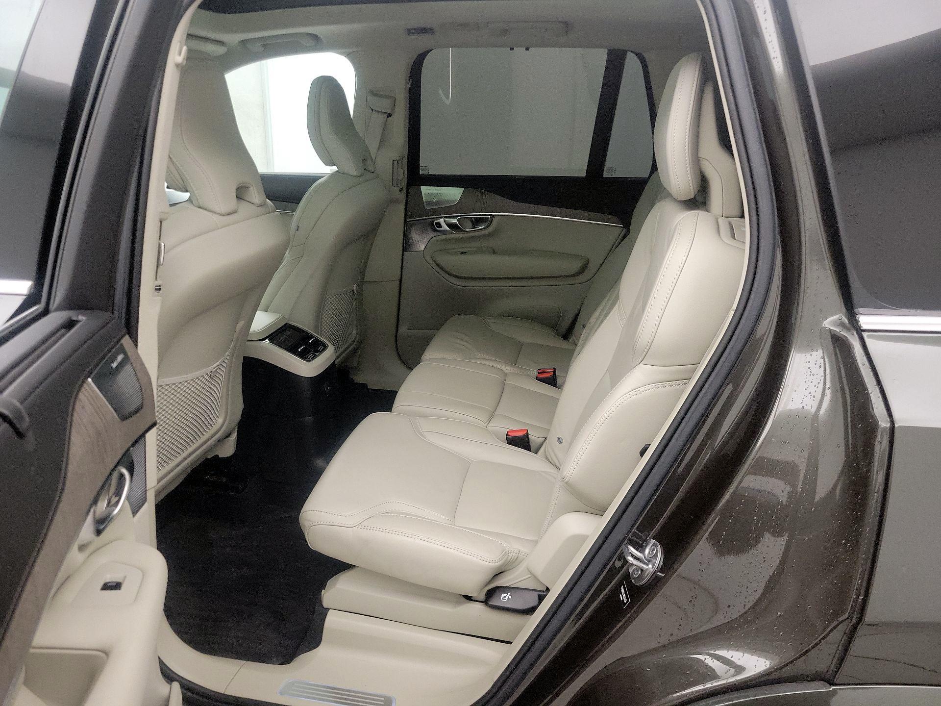 Thumbnail: 2022 Volvo XC90 - 20