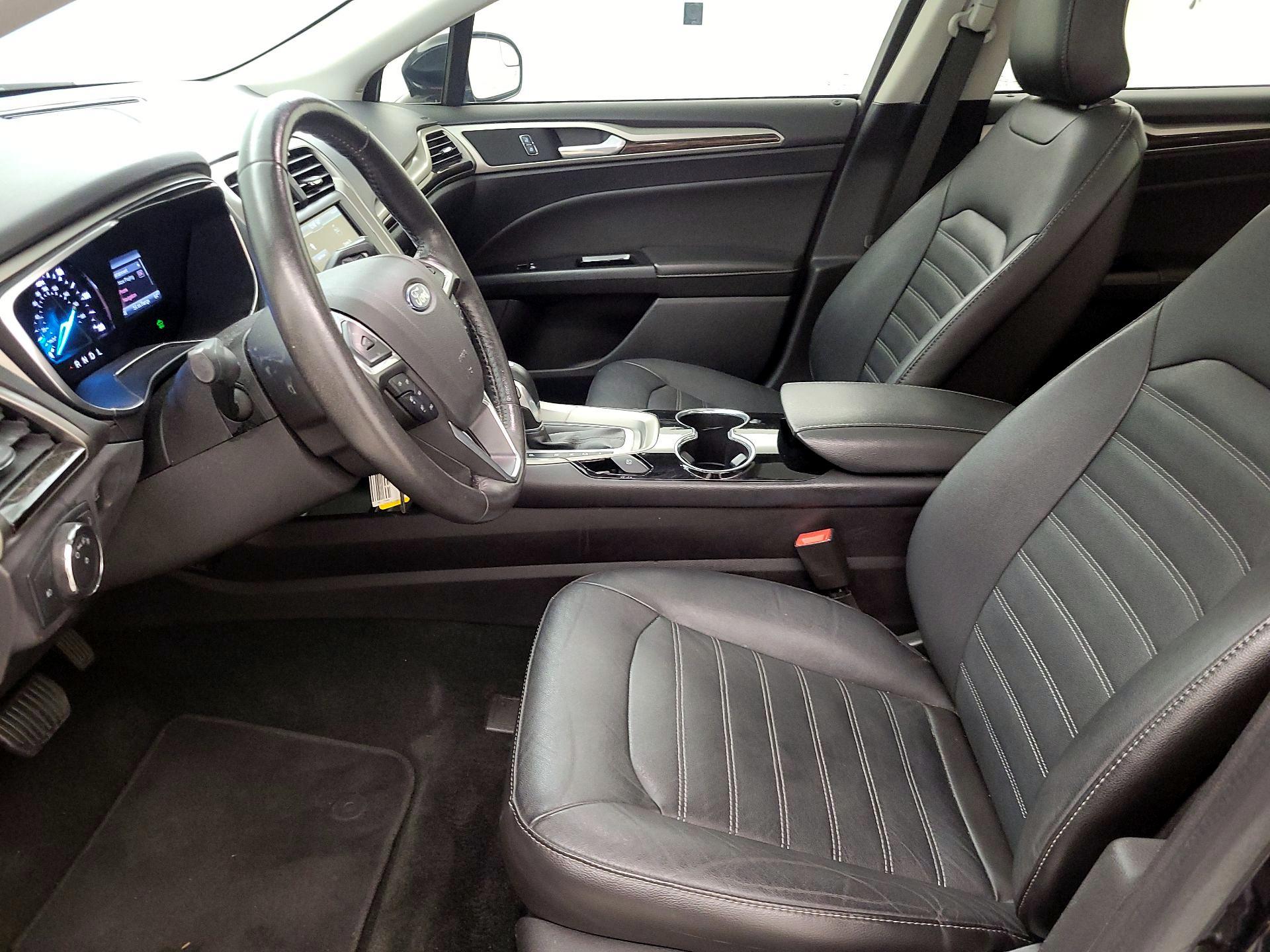 Thumbnail: 2016 Ford Fusion - 11