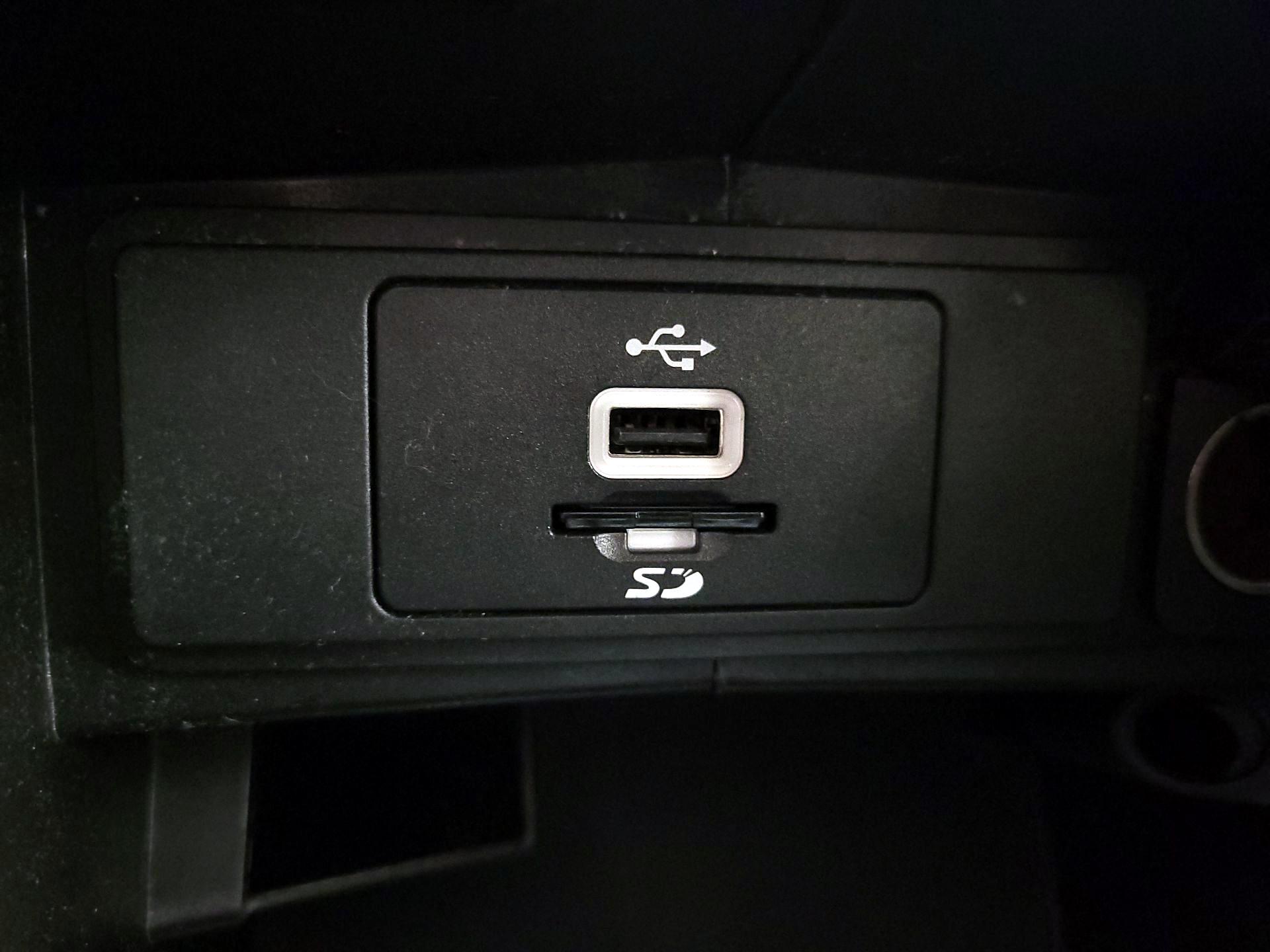 Thumbnail: 2016 Ford Fusion - 19