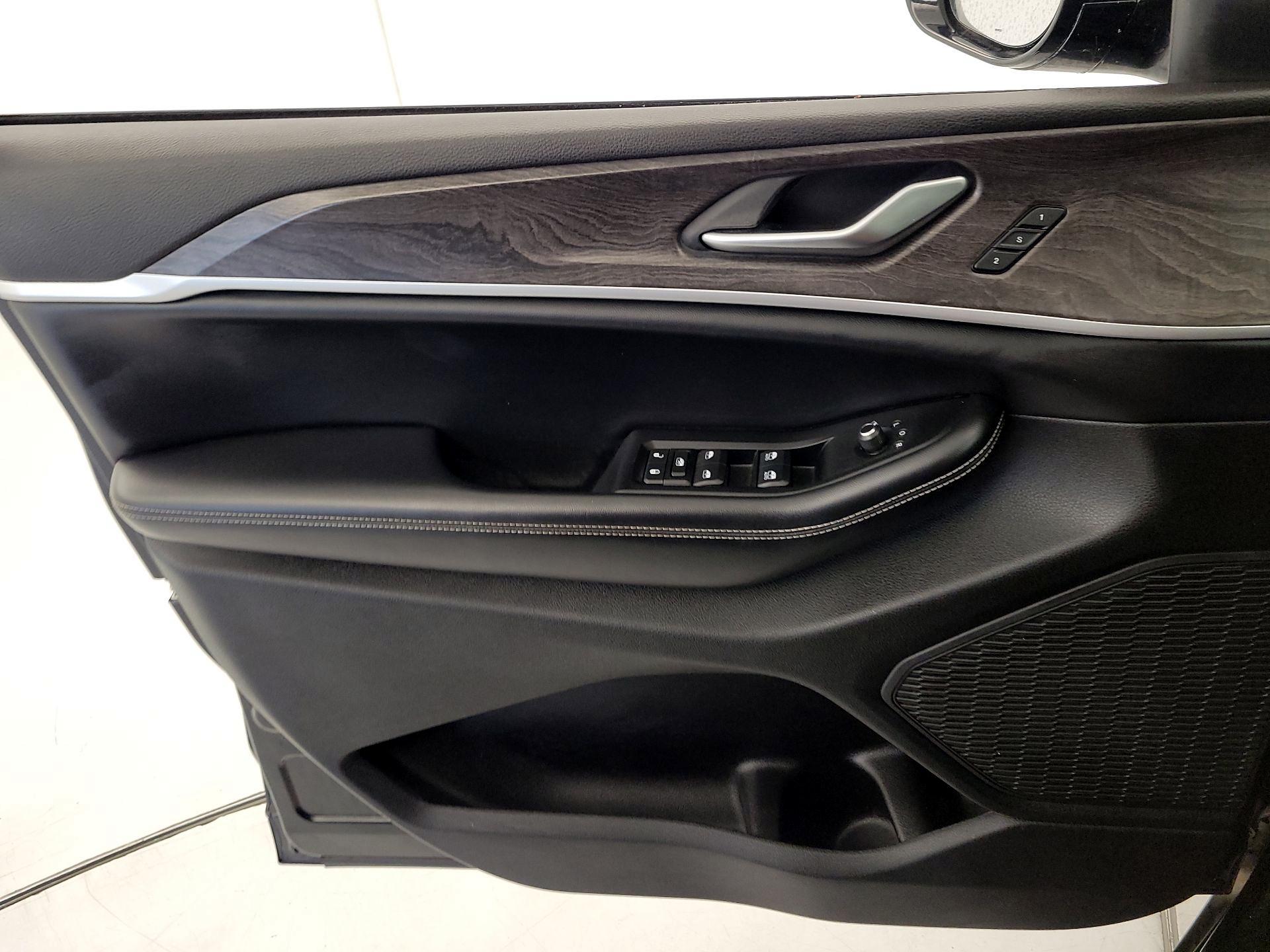 Thumbnail: 2023 Jeep Grand Cherokee L - 12