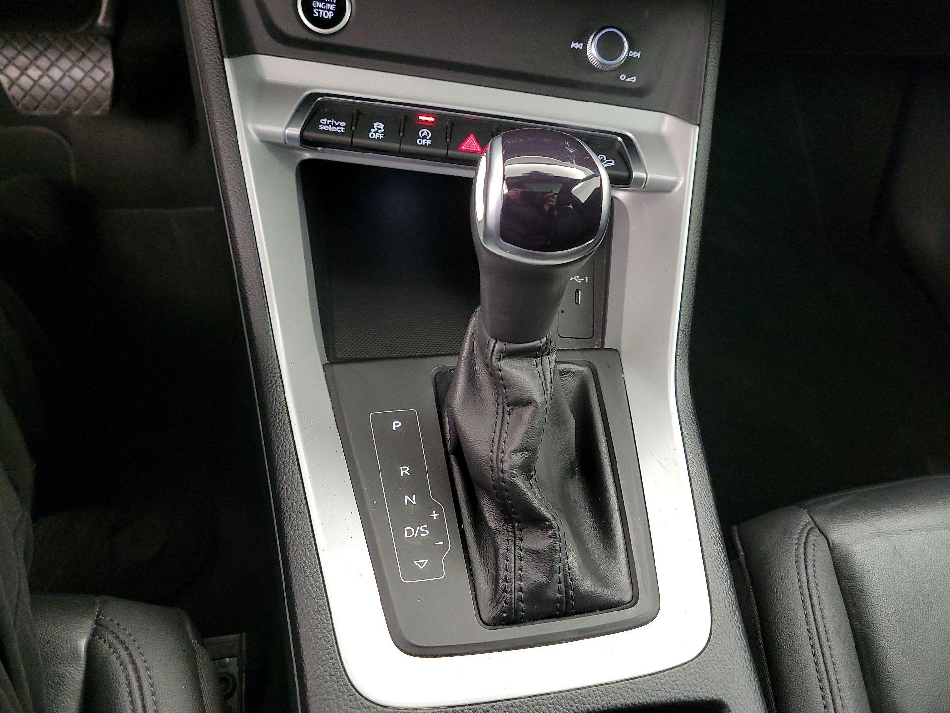 Thumbnail: 2023 Audi Q3 - 17