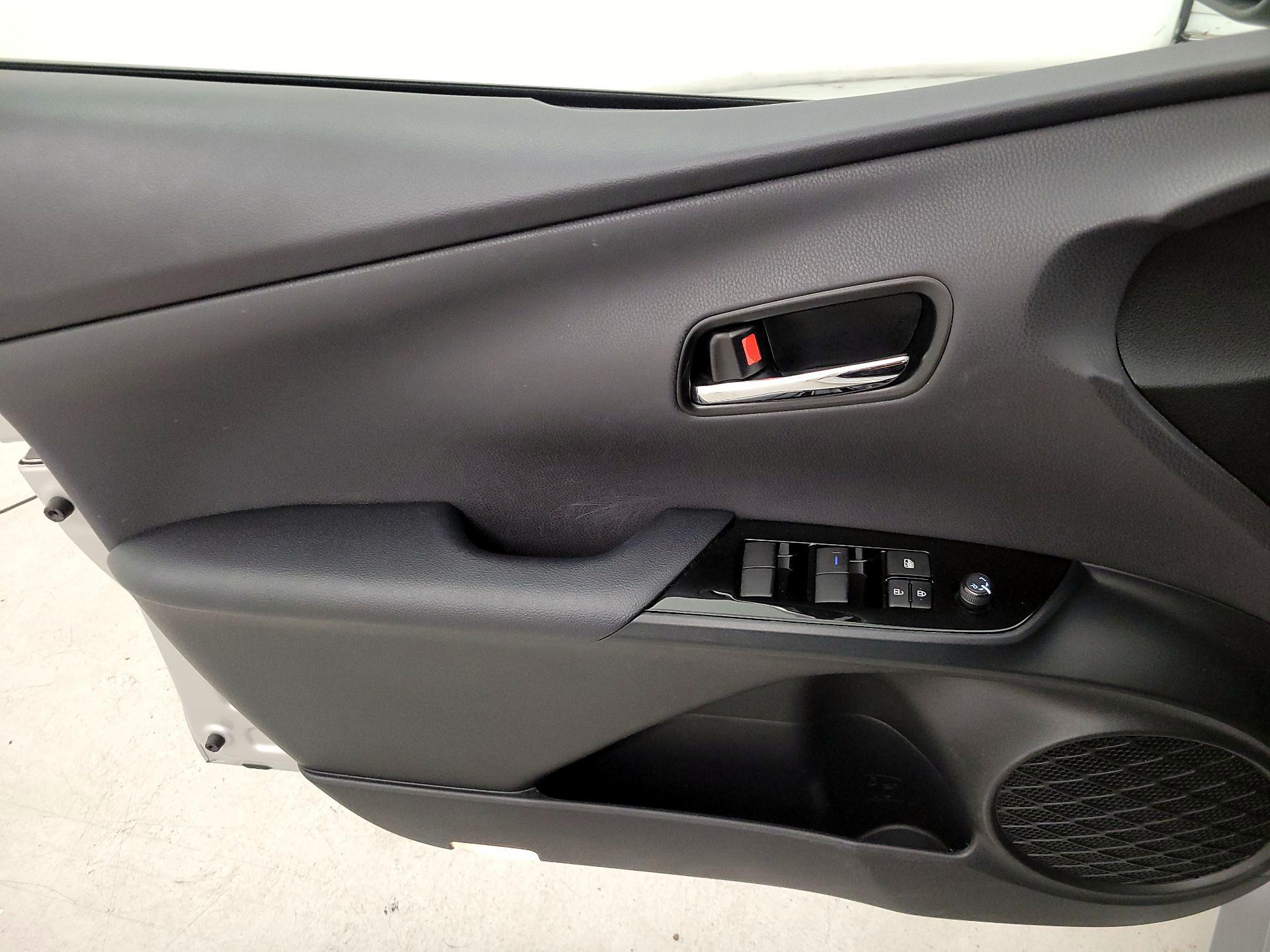 Thumbnail: 2022 Toyota Prius Prime - 12