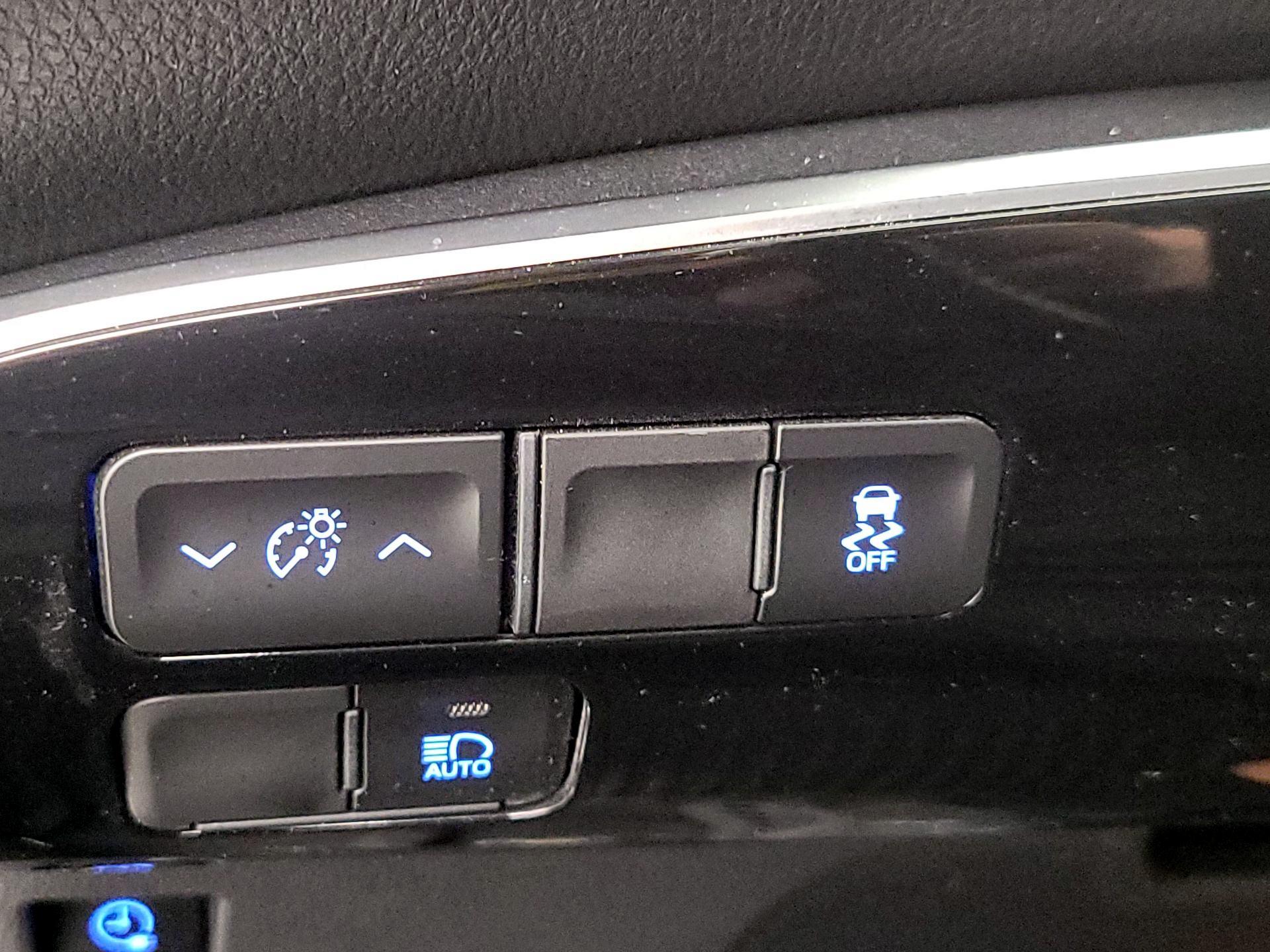 Thumbnail: 2022 Toyota Prius Prime - 13