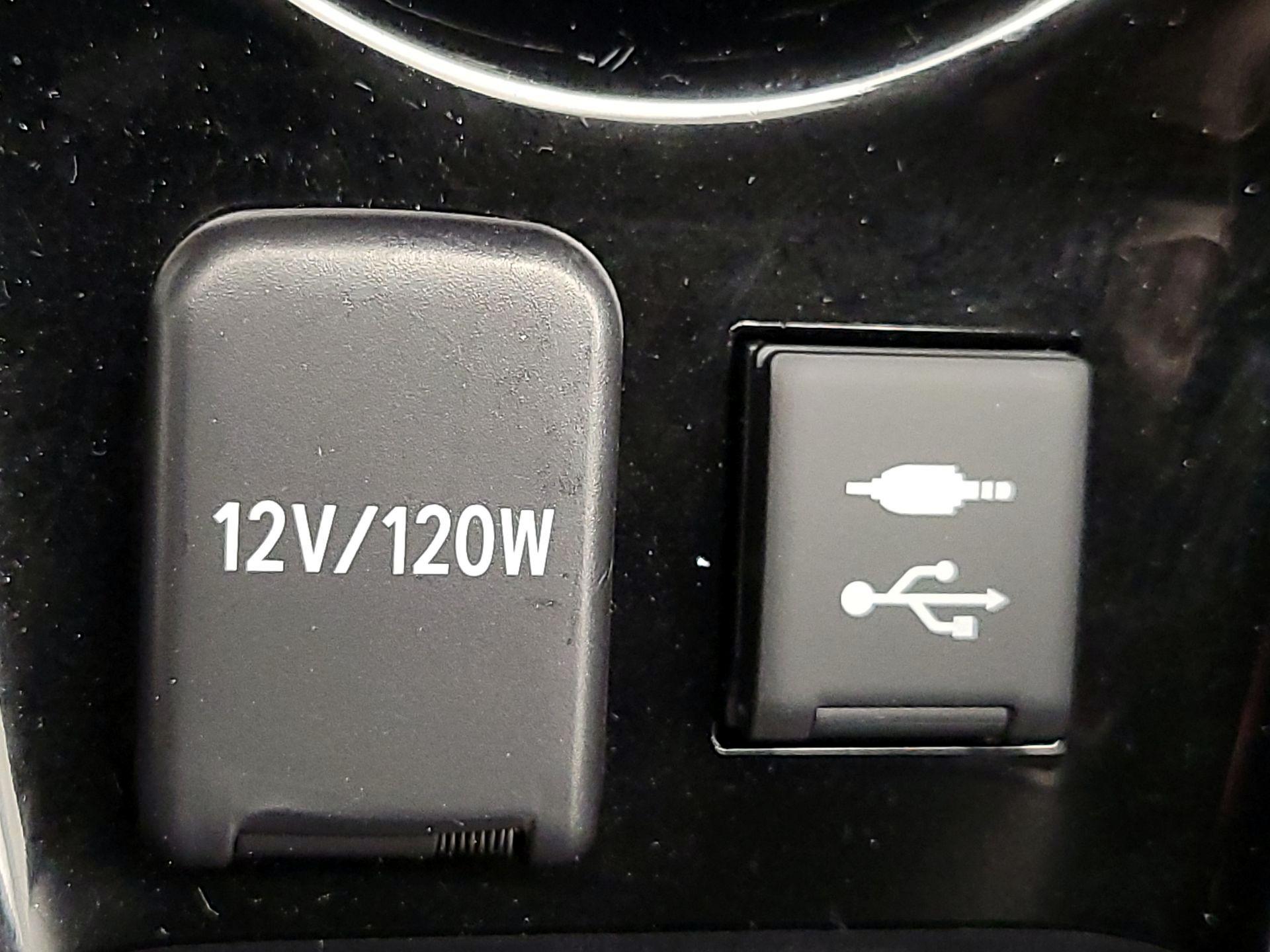 Thumbnail: 2022 Toyota Prius Prime - 19