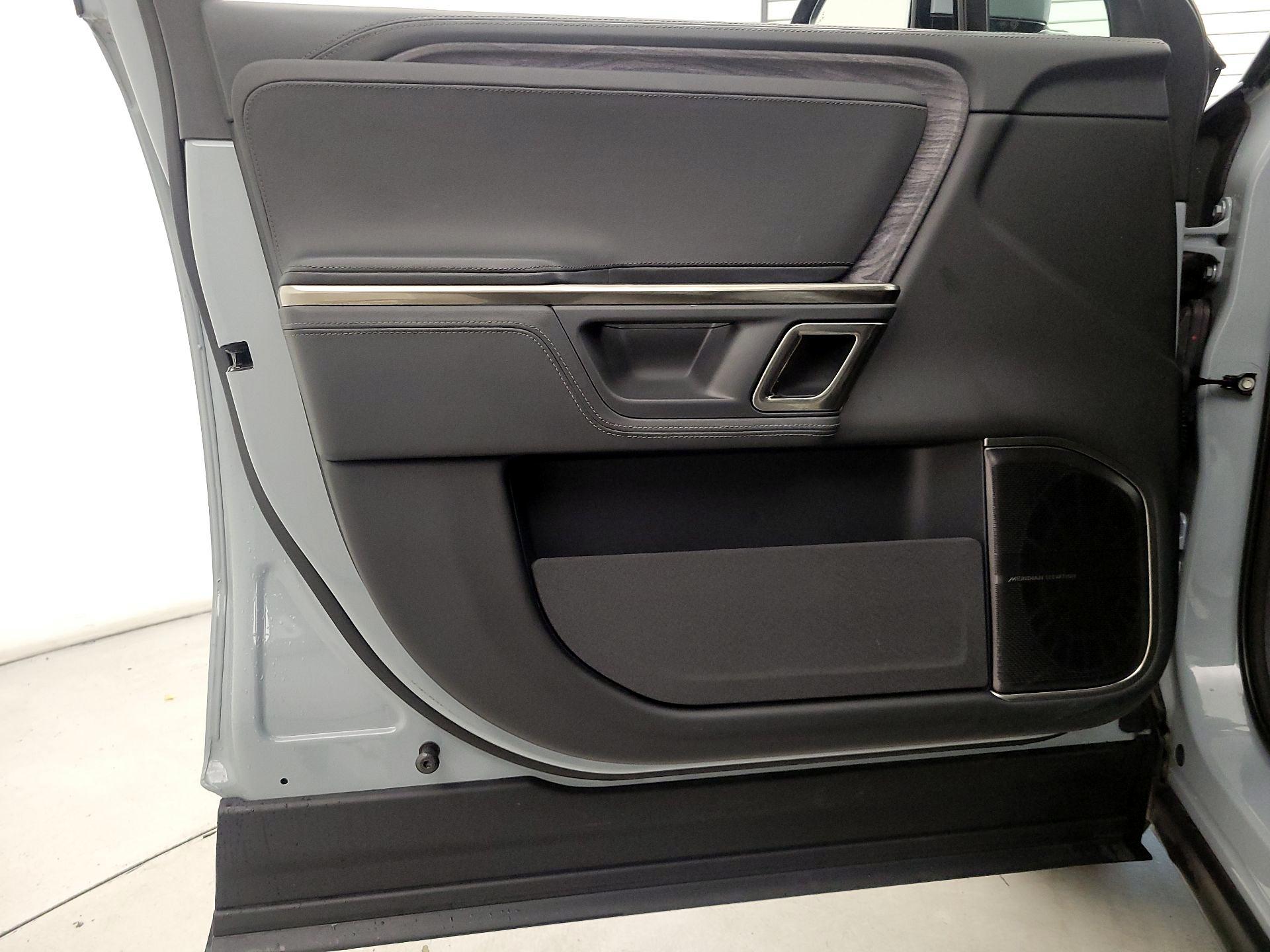 Thumbnail: 2022 Rivian R1T - 12