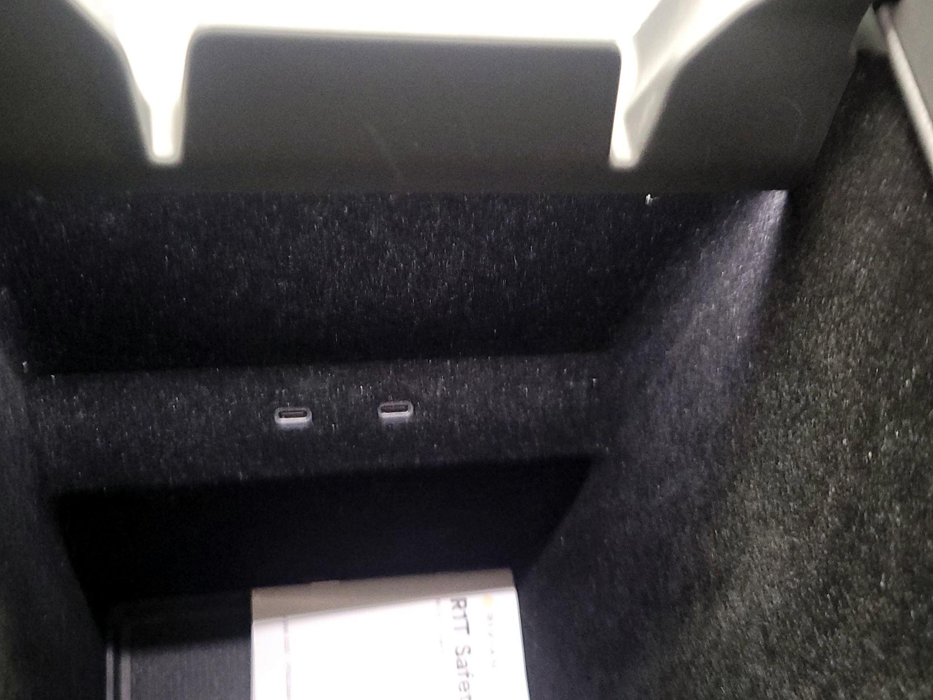 Thumbnail: 2022 Rivian R1T - 18