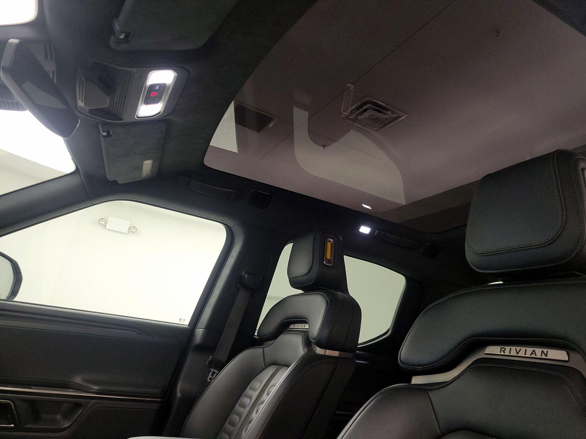 Thumbnail: 2022 Rivian R1T - 19