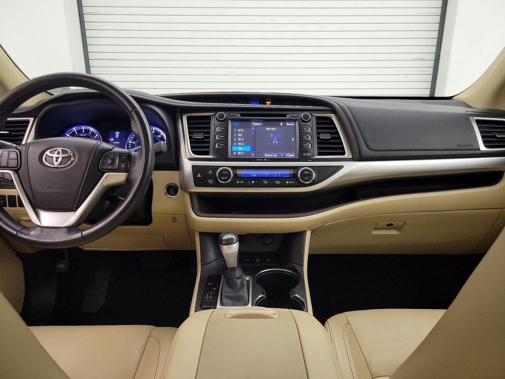 Thumbnail: 2015 Toyota Highlander - 9