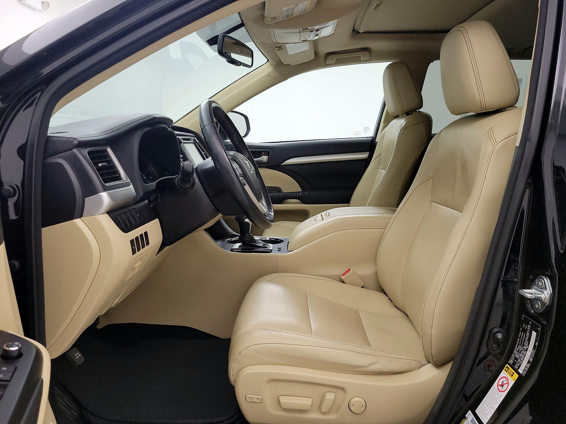 Thumbnail: 2015 Toyota Highlander - 11